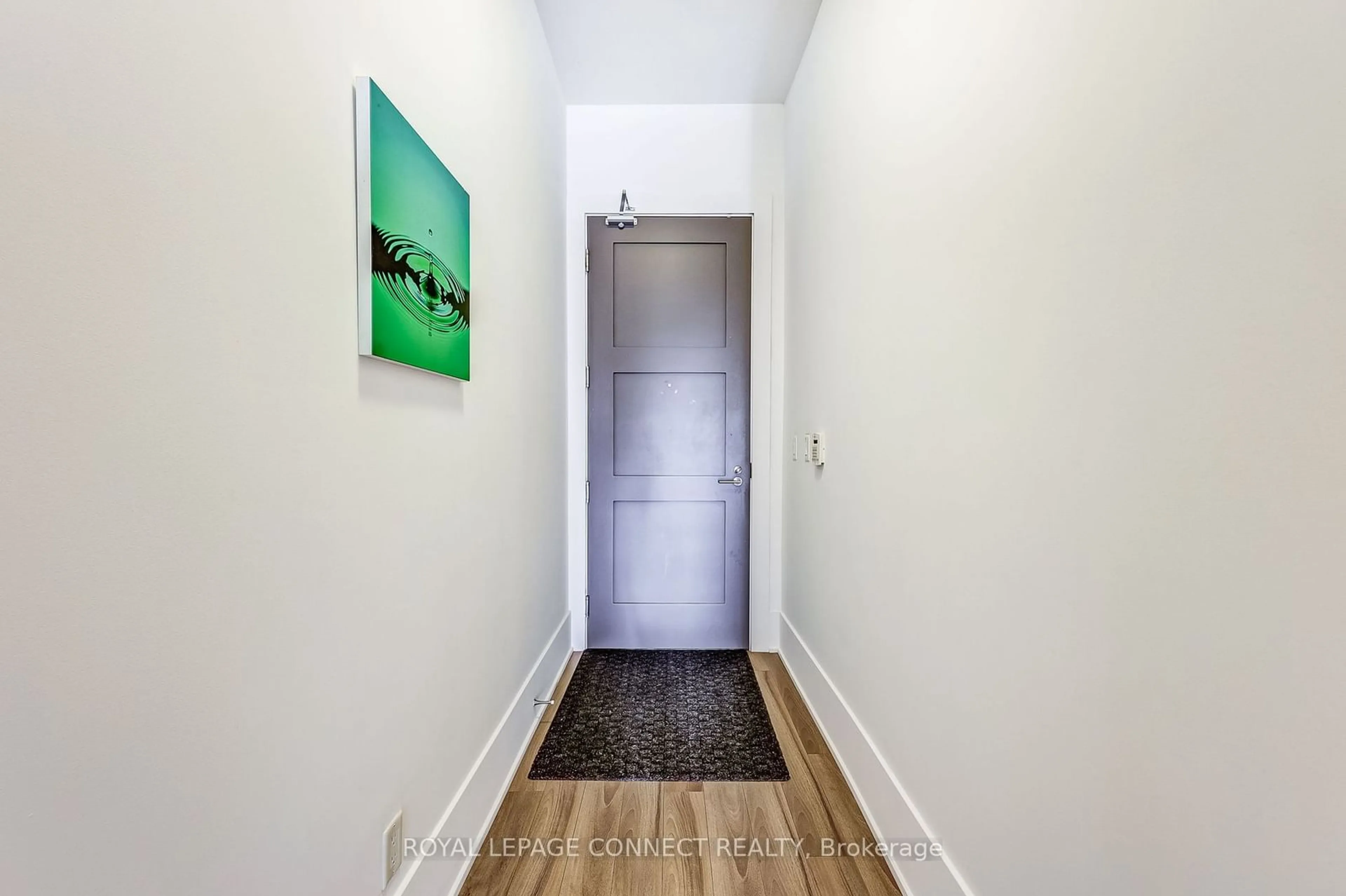 Indoor entryway, wood floors for 20 John St #922, Toronto Ontario M5V 0G5