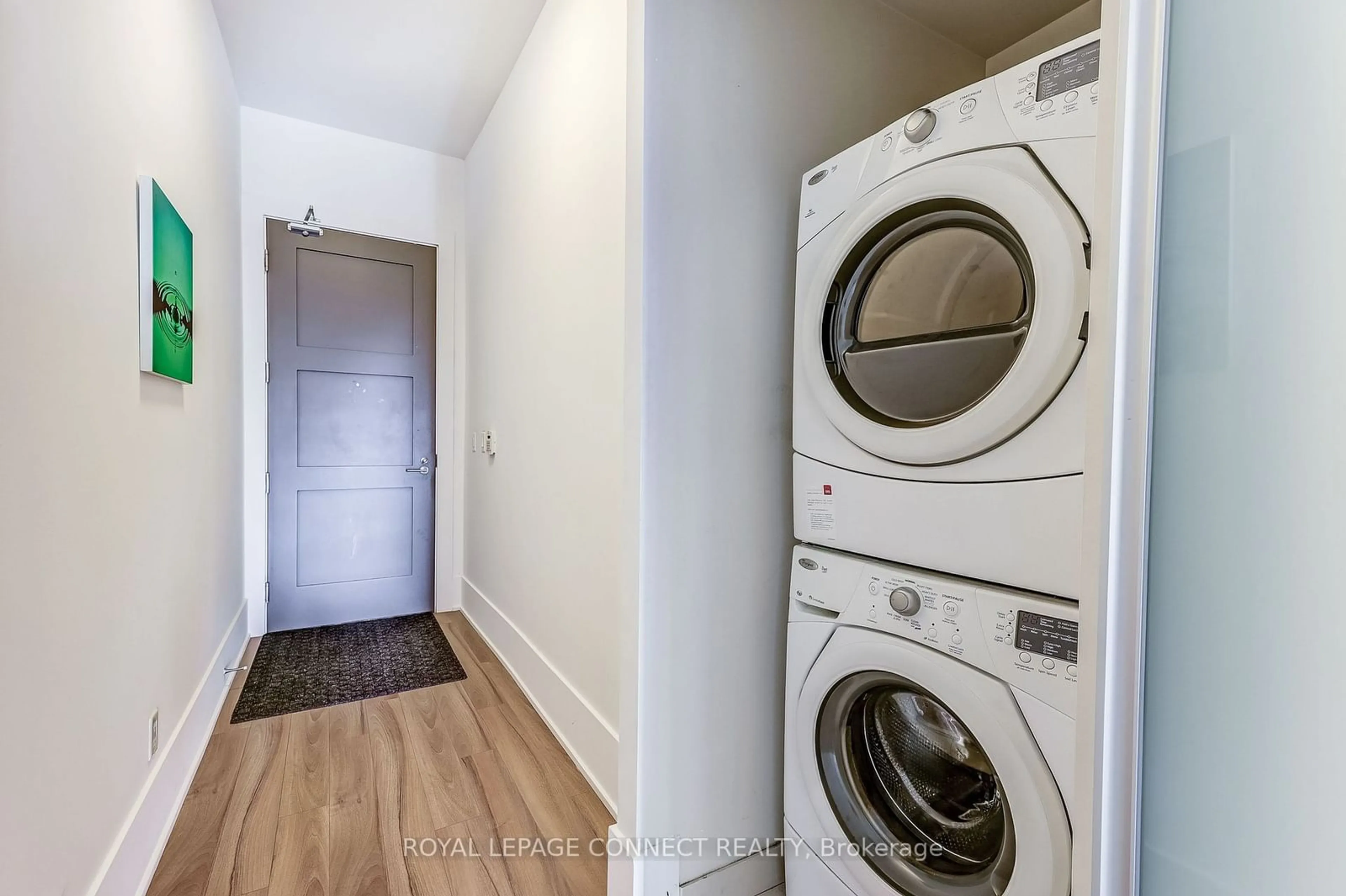 Laundry room for 20 John St #922, Toronto Ontario M5V 0G5