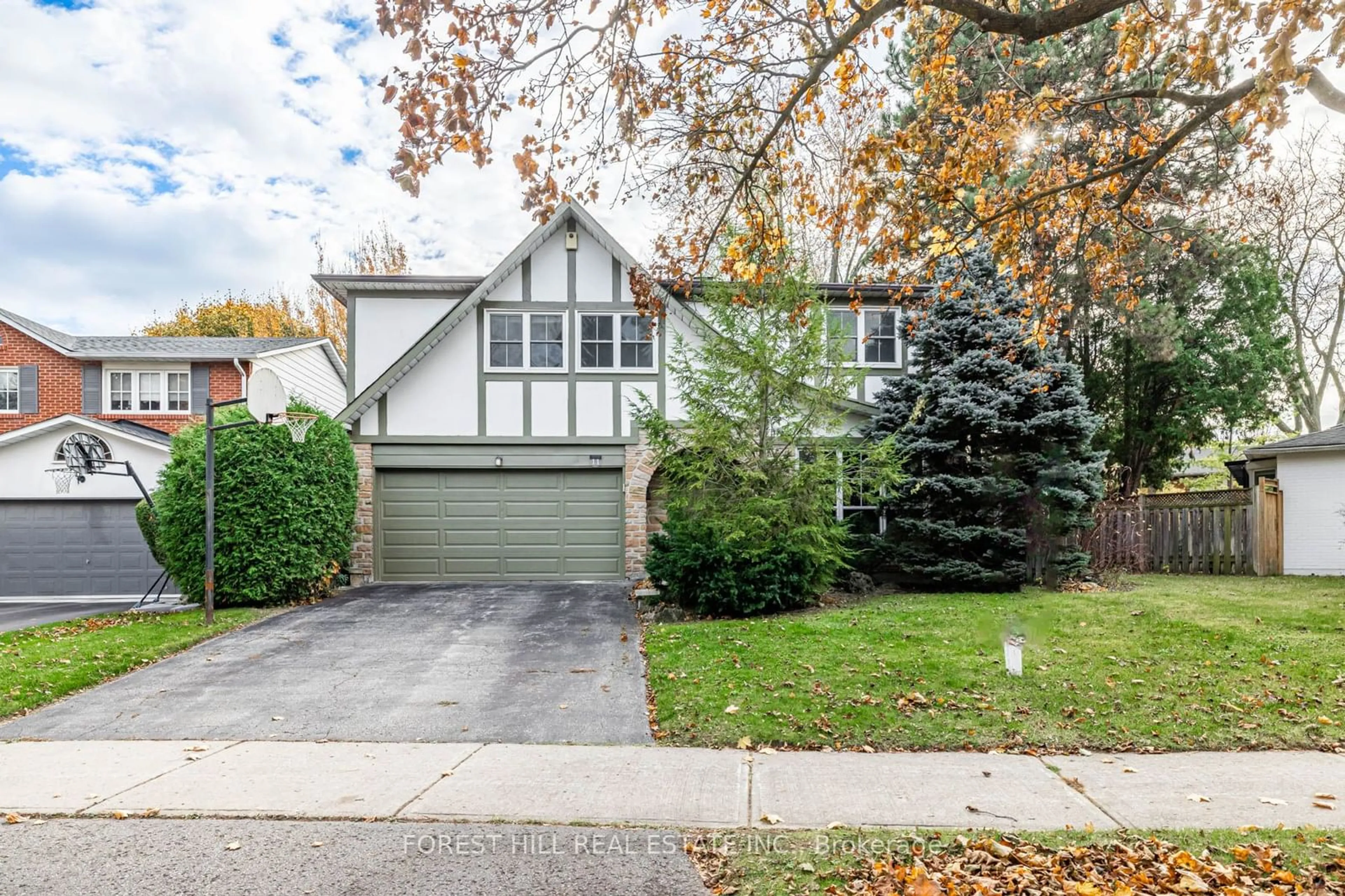 A pic from exterior of the house or condo, the street view for 11 Abbeywood Tr, Toronto Ontario M3B 3B4