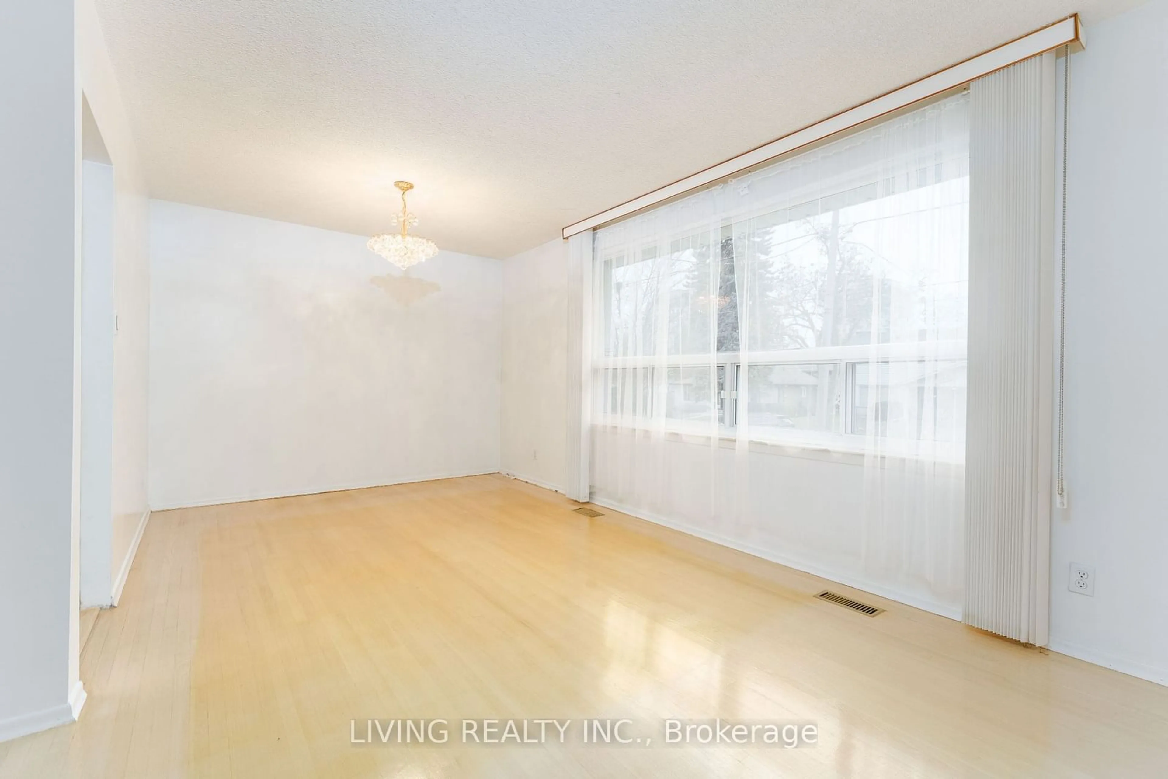 Other indoor space, not visible floor for 32 Marowyne Dr, Toronto Ontario M2J 2A4