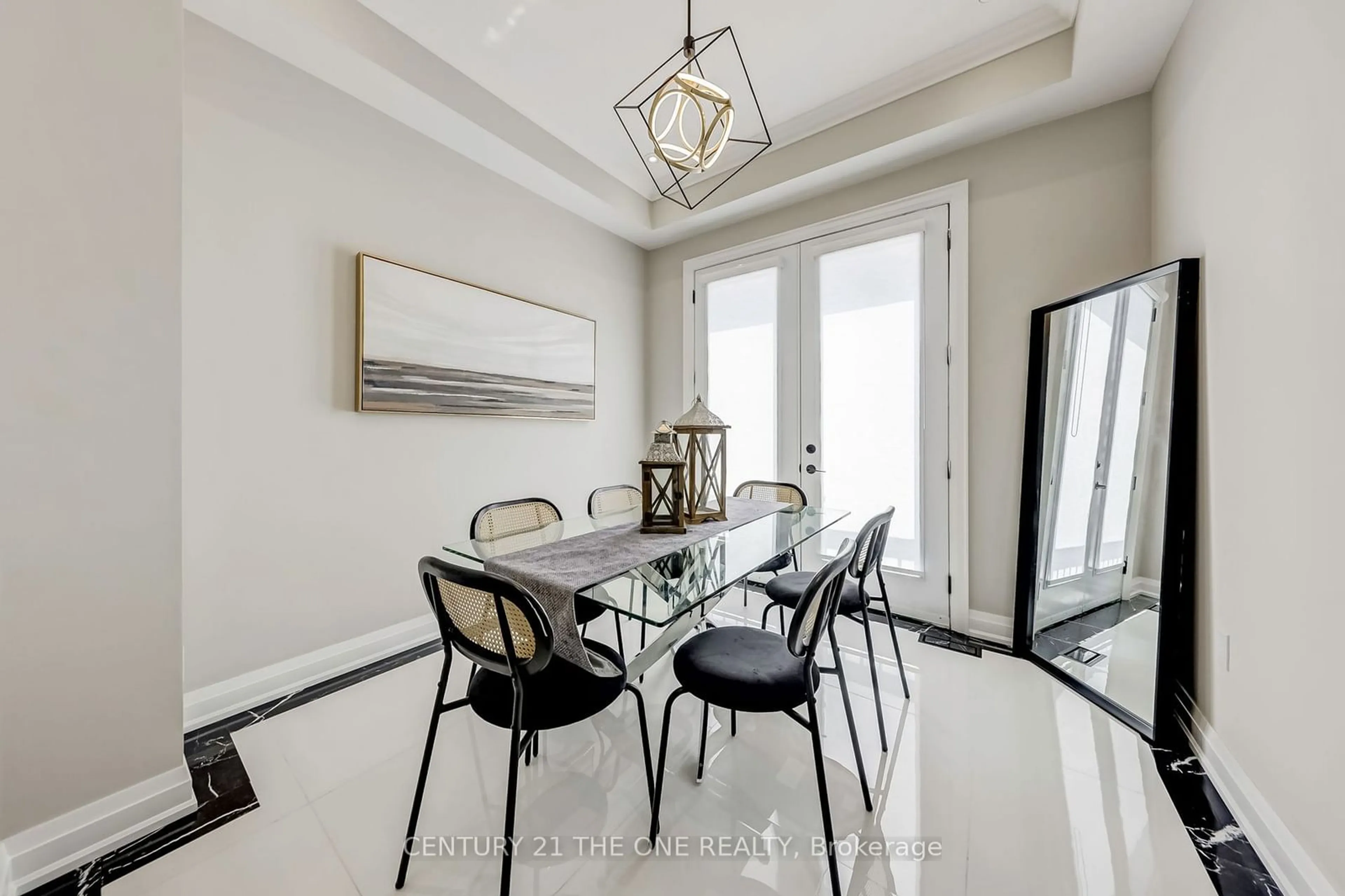 Dining room, wood floors, mountain for 228 Mcrae Dr, Toronto Ontario M4G 1T5