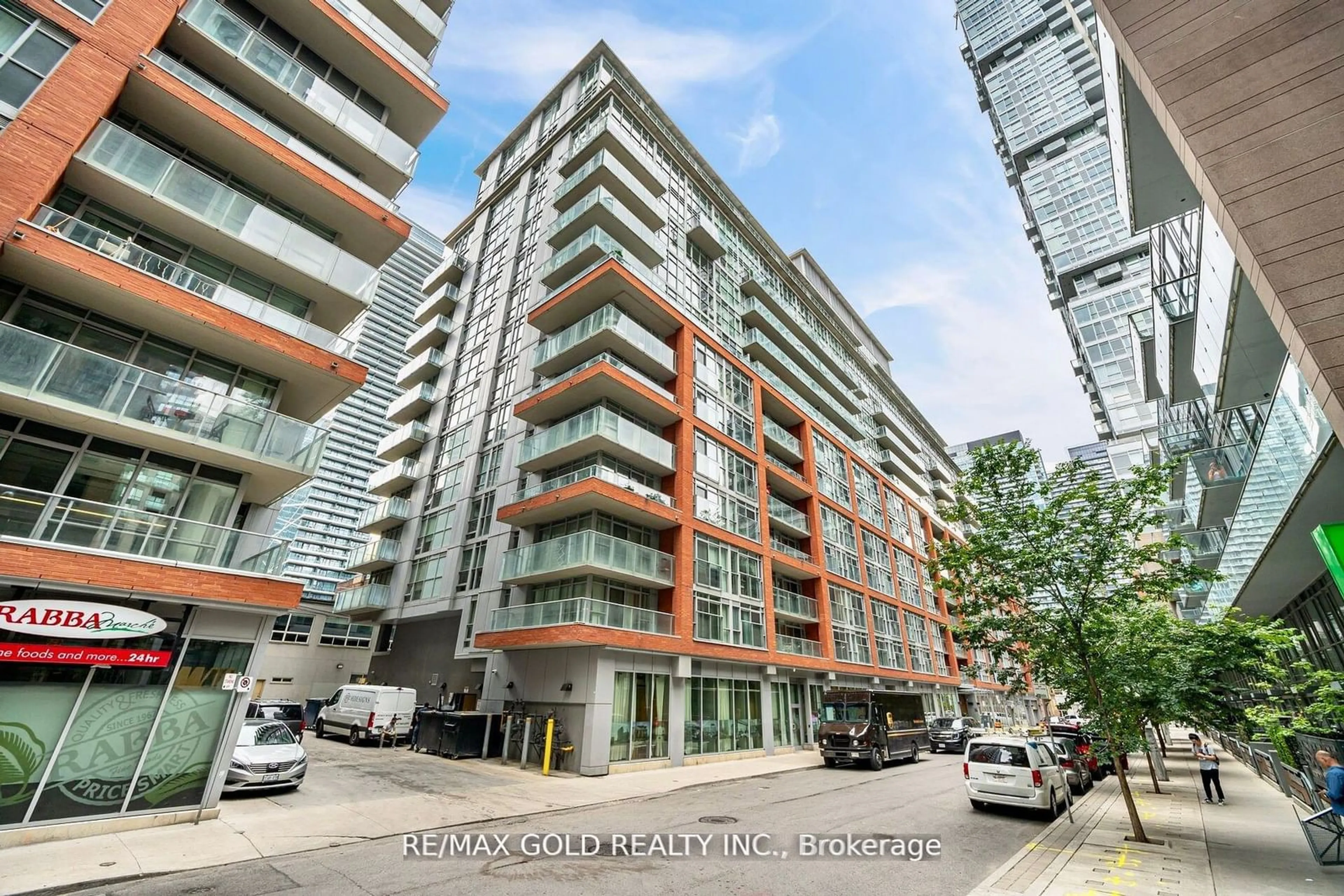 A pic from exterior of the house or condo, the street view for 21 Nelson St #LPH7, Toronto Ontario M5V 3H9