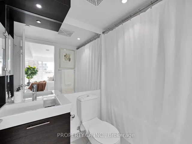Additional property image - 386 Yonge St Unit 2105
