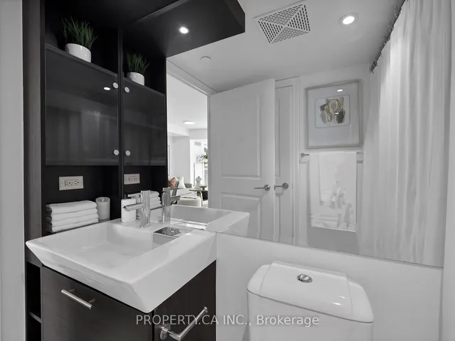 Additional property image - 386 Yonge St Unit 2105