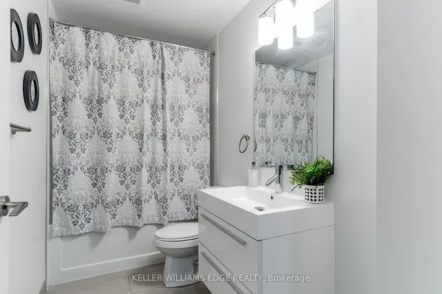 Additional property image - 297 College St Unit 628