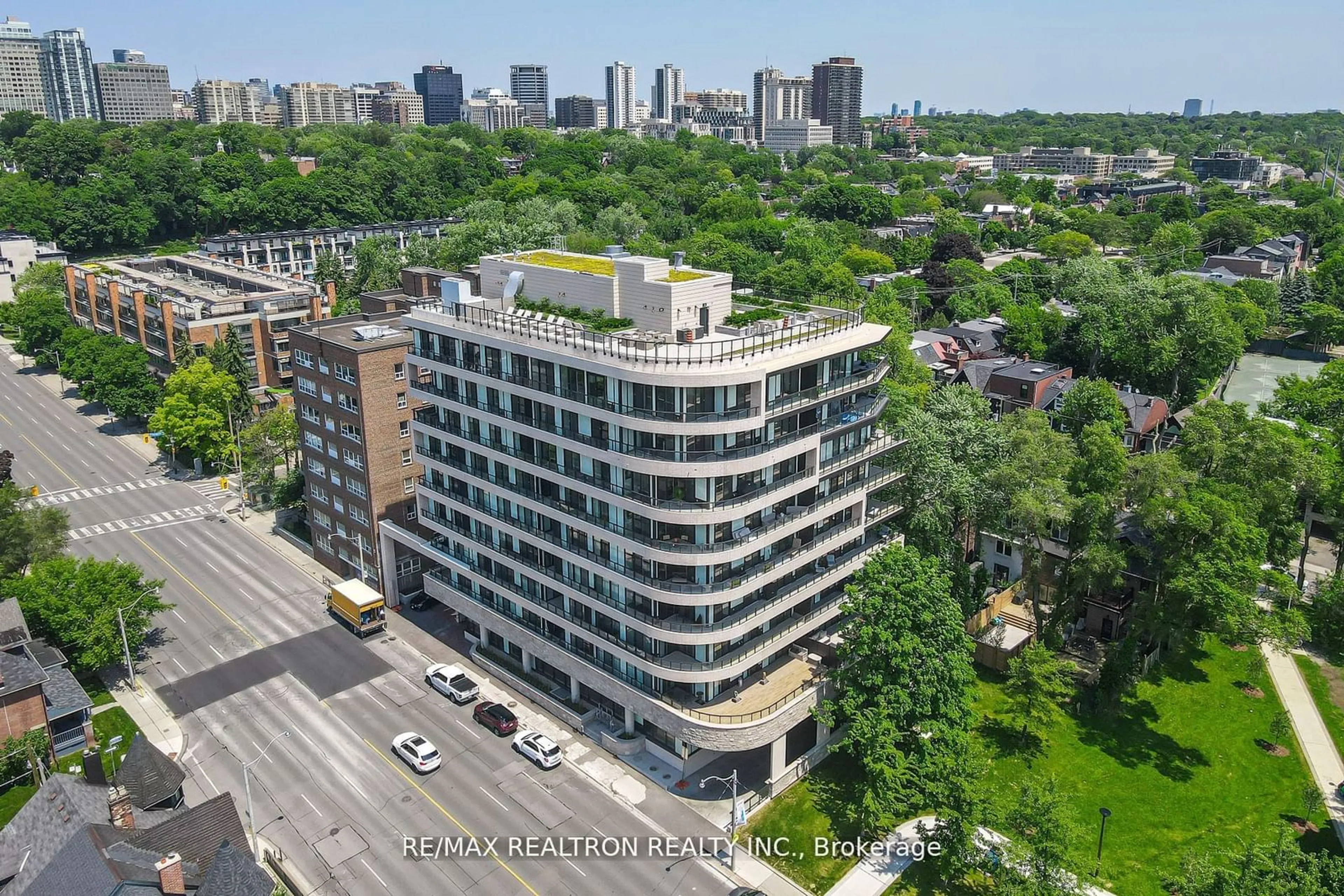 A pic from exterior of the house or condo, the front or back of building for 285 Avenue Rd #403, Toronto Ontario M4V 2G8