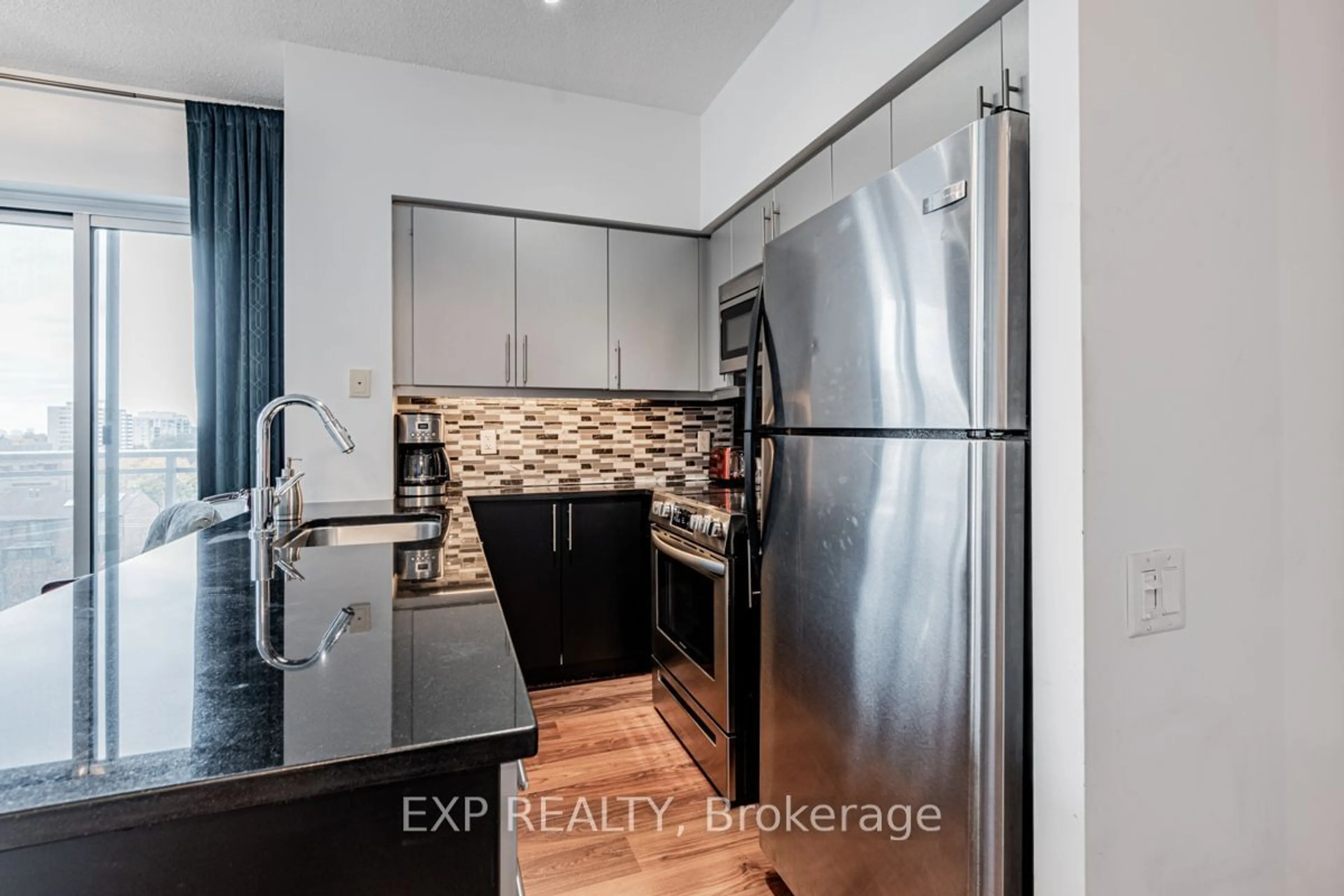 Standard kitchen, cottage for 83 Redpath Ave #502, Toronto Ontario M4S 0A2