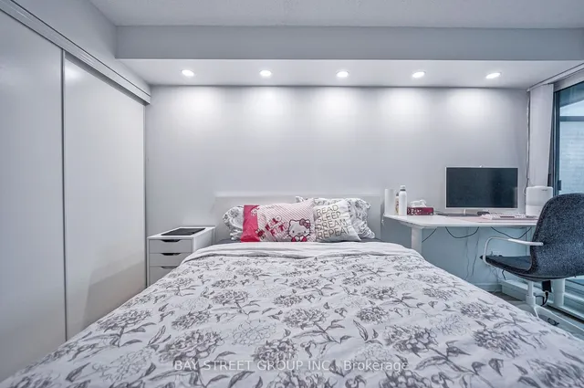Additional property image - 5500 Yonge St Unit 803