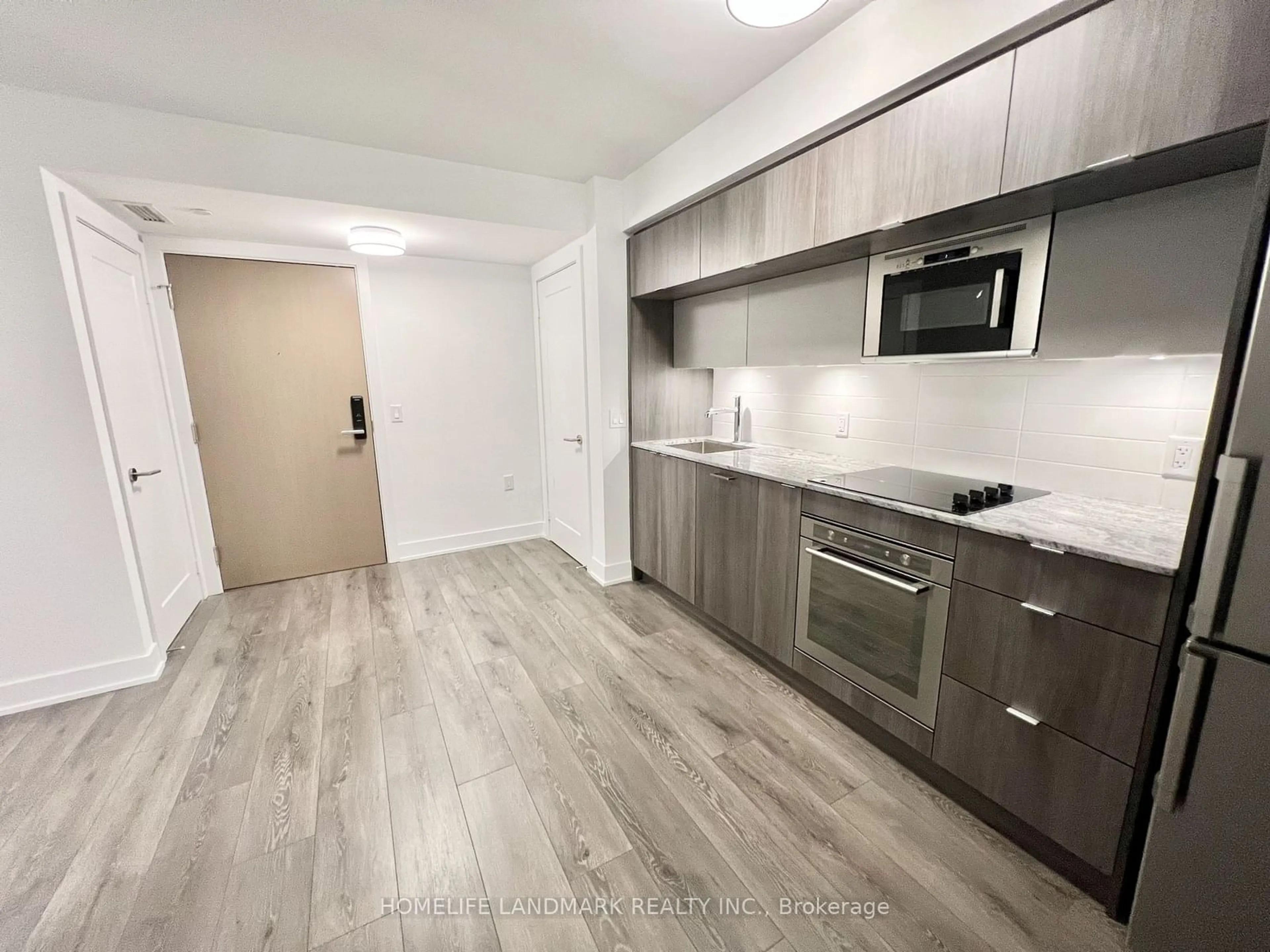 Standard kitchen, not visible floor for 585 Bloor St #2121, Toronto Ontario M4W 0B3