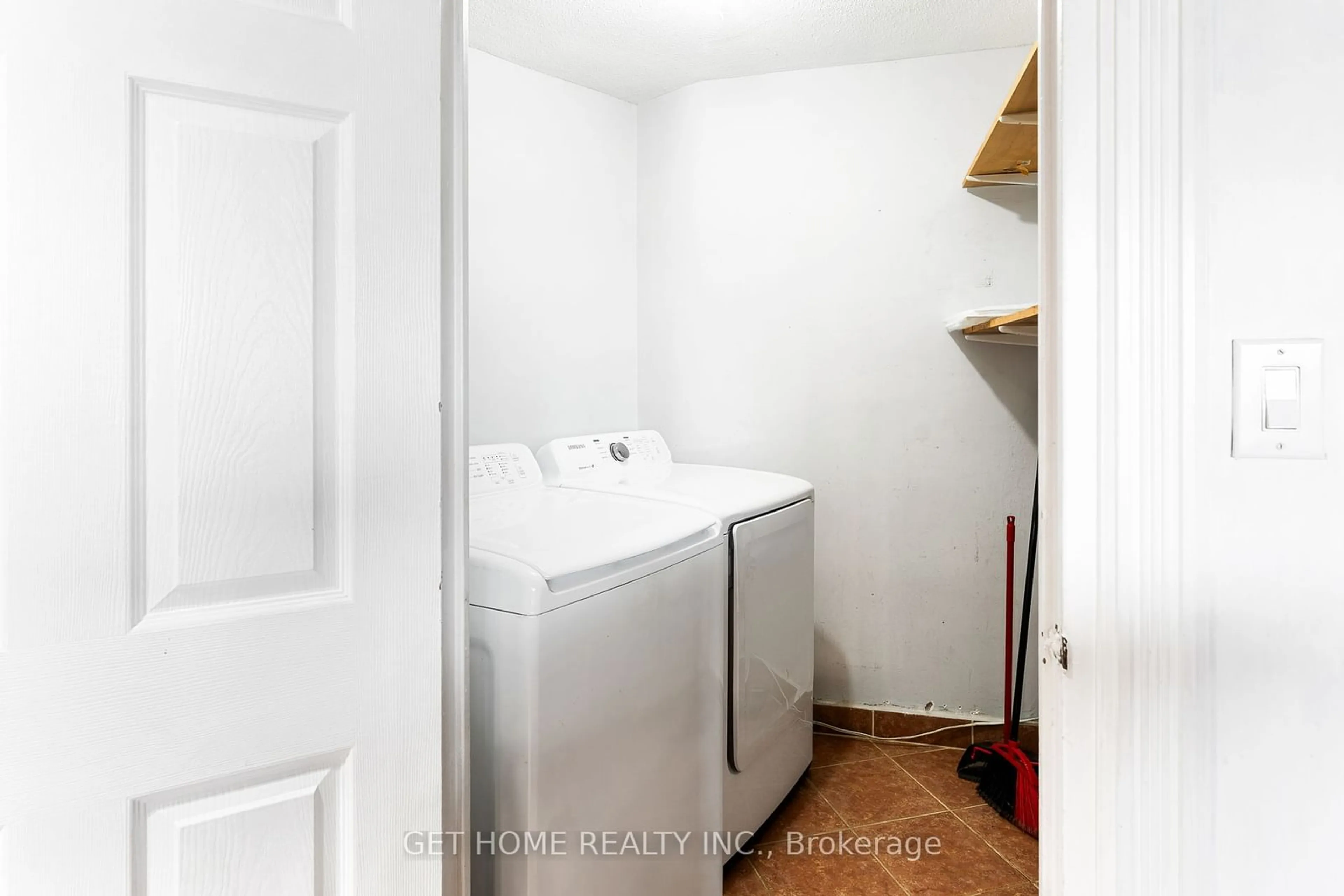 Laundry room for 20 Edgecliffe Gfwy #601, Toronto Ontario M3C 3A4