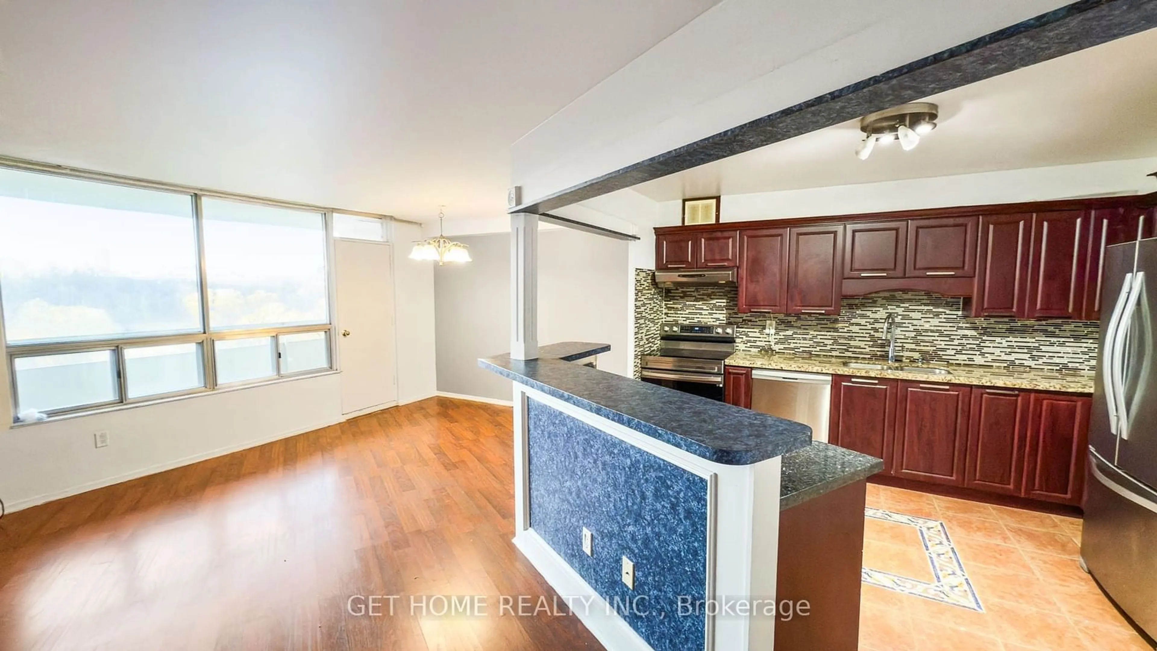 Open concept kitchen, ceramic/tile floor for 20 Edgecliffe Gfwy #601, Toronto Ontario M3C 3A4