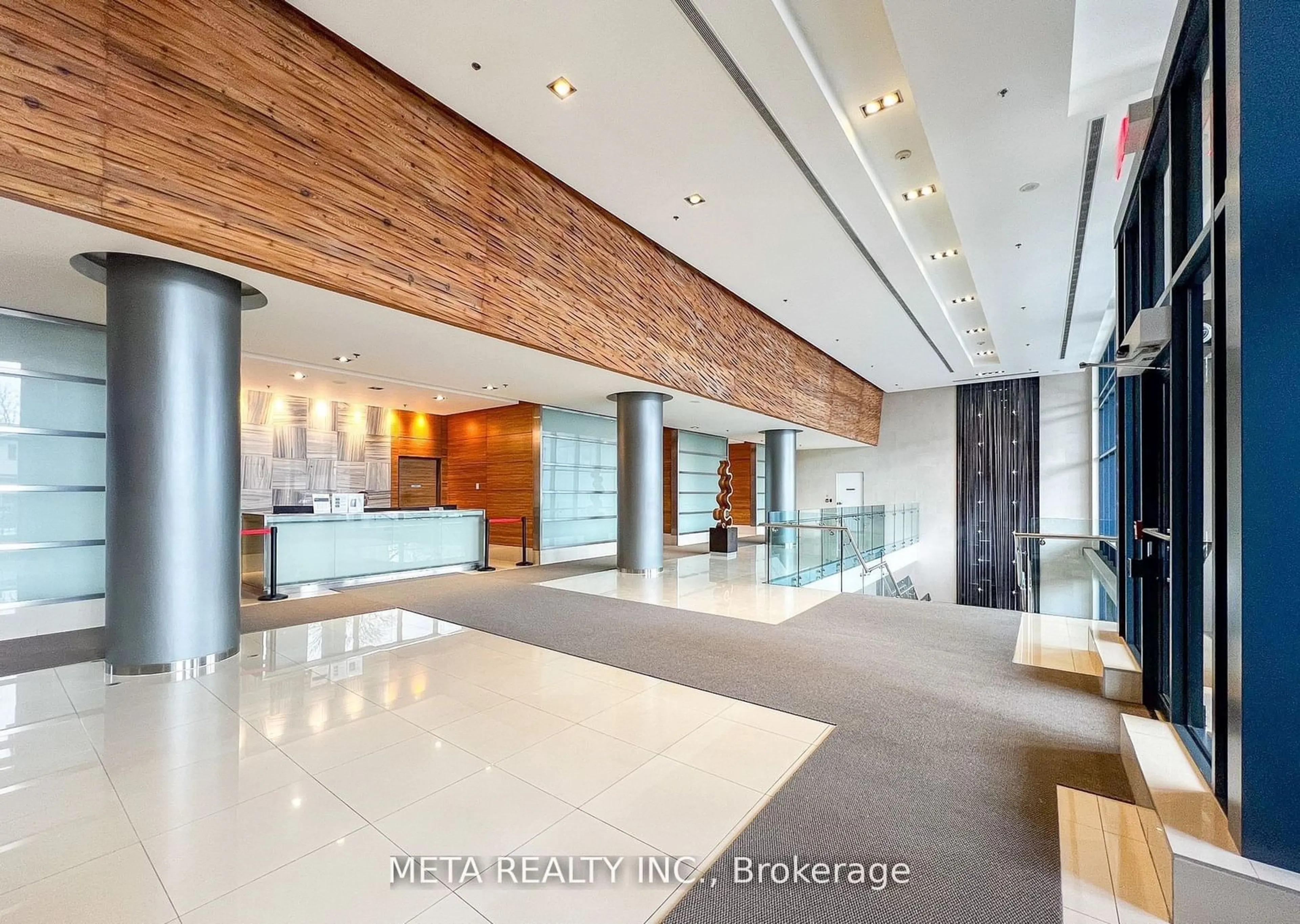 Indoor lobby, wood floors for 2885 Bayview Ave #406, Toronto Ontario M2K 0A3