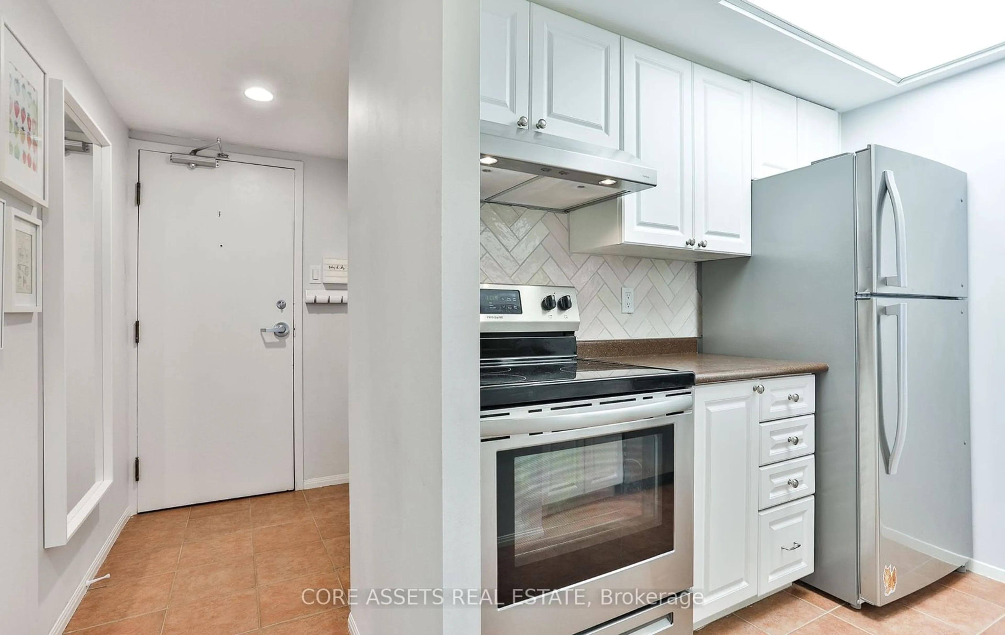 Standard kitchen, wood floors for 705 King St #1906, Toronto Ontario M5V 2W8