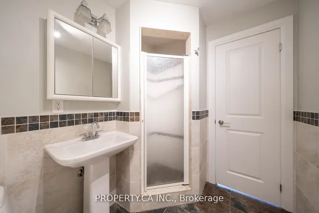 Additional property image - 473 Dupont St Unit 3