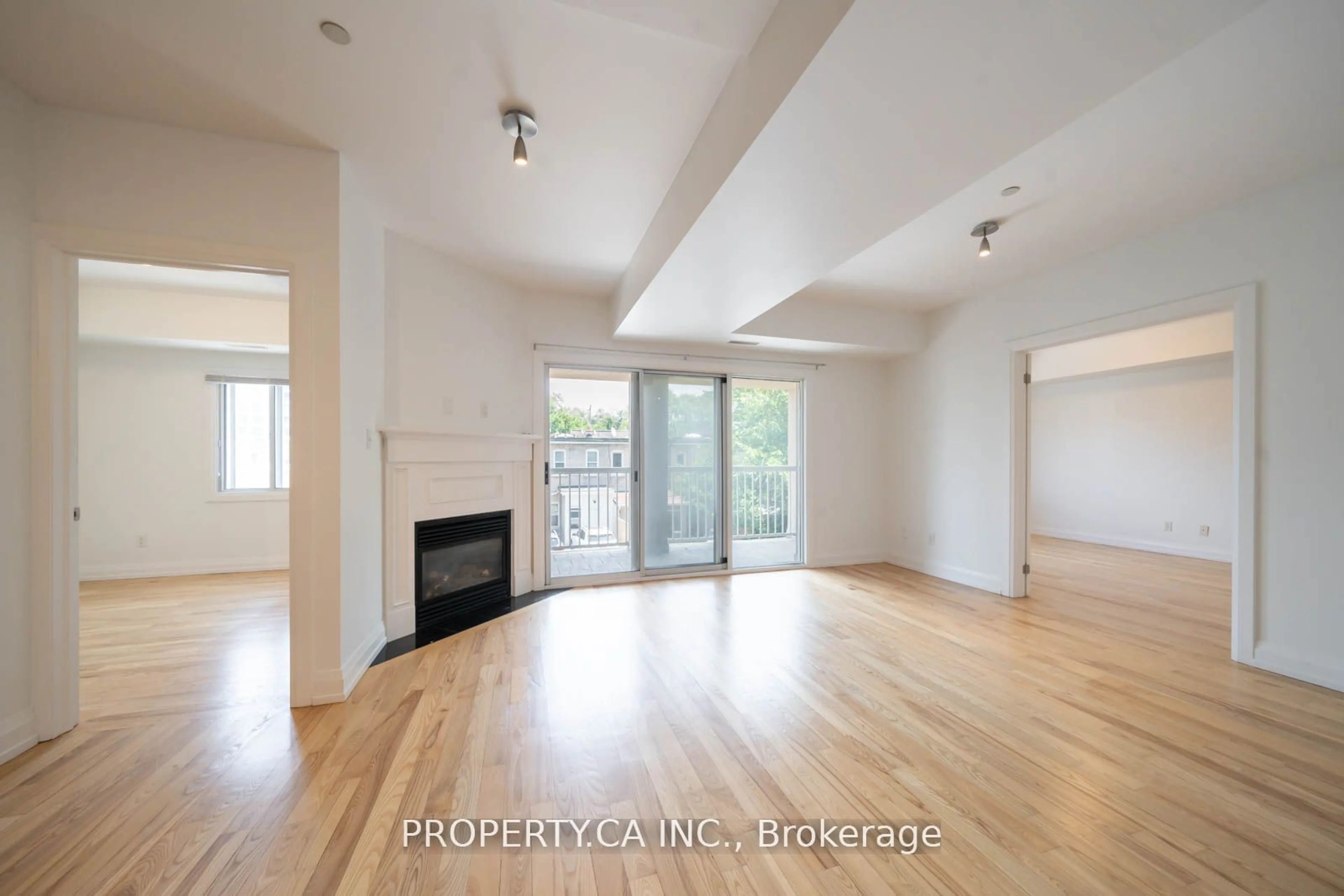 A pic of a room, wood floors for 473 Dupont St #3, Toronto Ontario M6G 1Y6