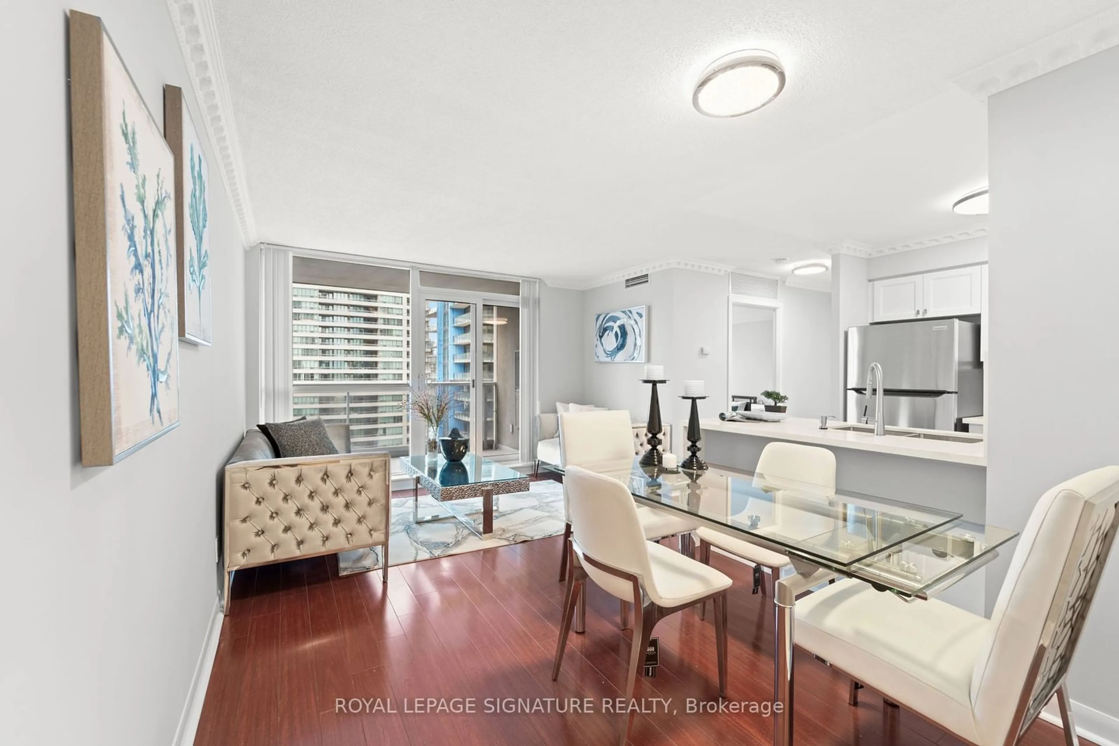 Dining room, wood floors for 4968 Yonge St #2010, Toronto Ontario M2N 5N7