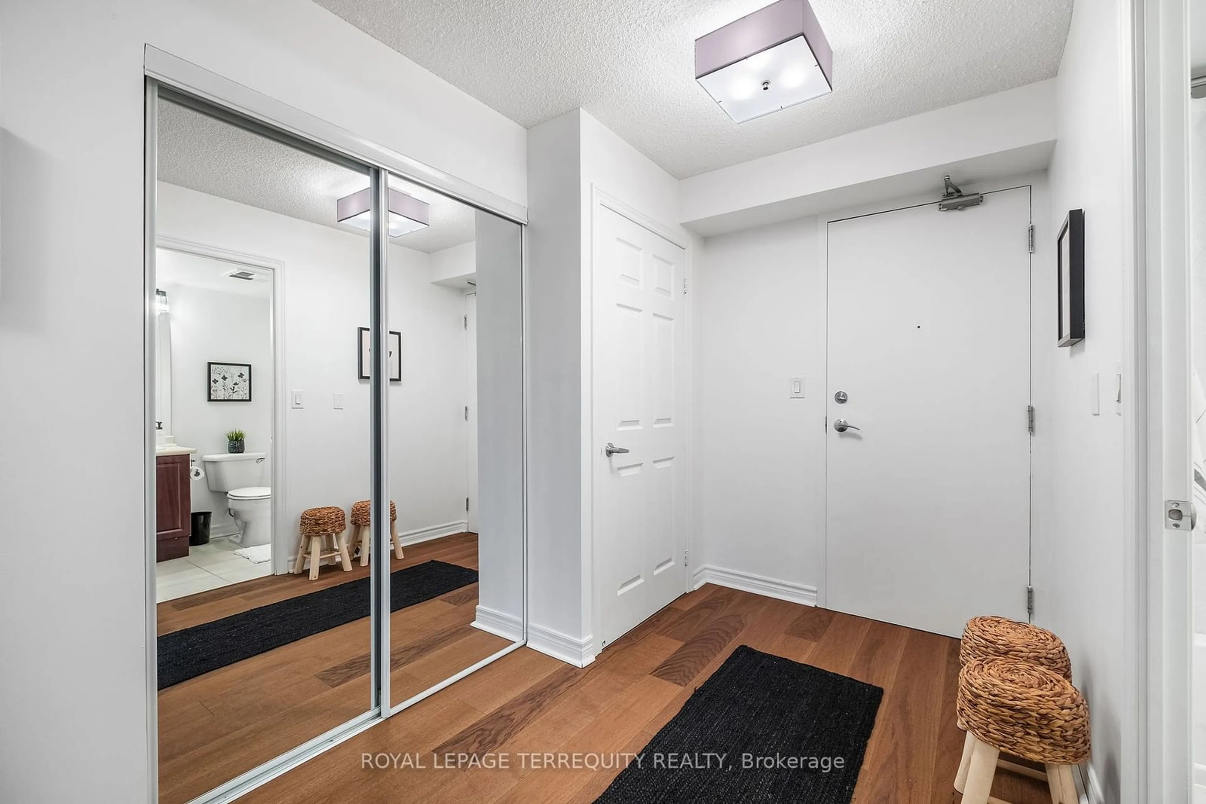 Indoor entryway, wood floors for 225 Wellesley St #216, Toronto Ontario M4X 1X8