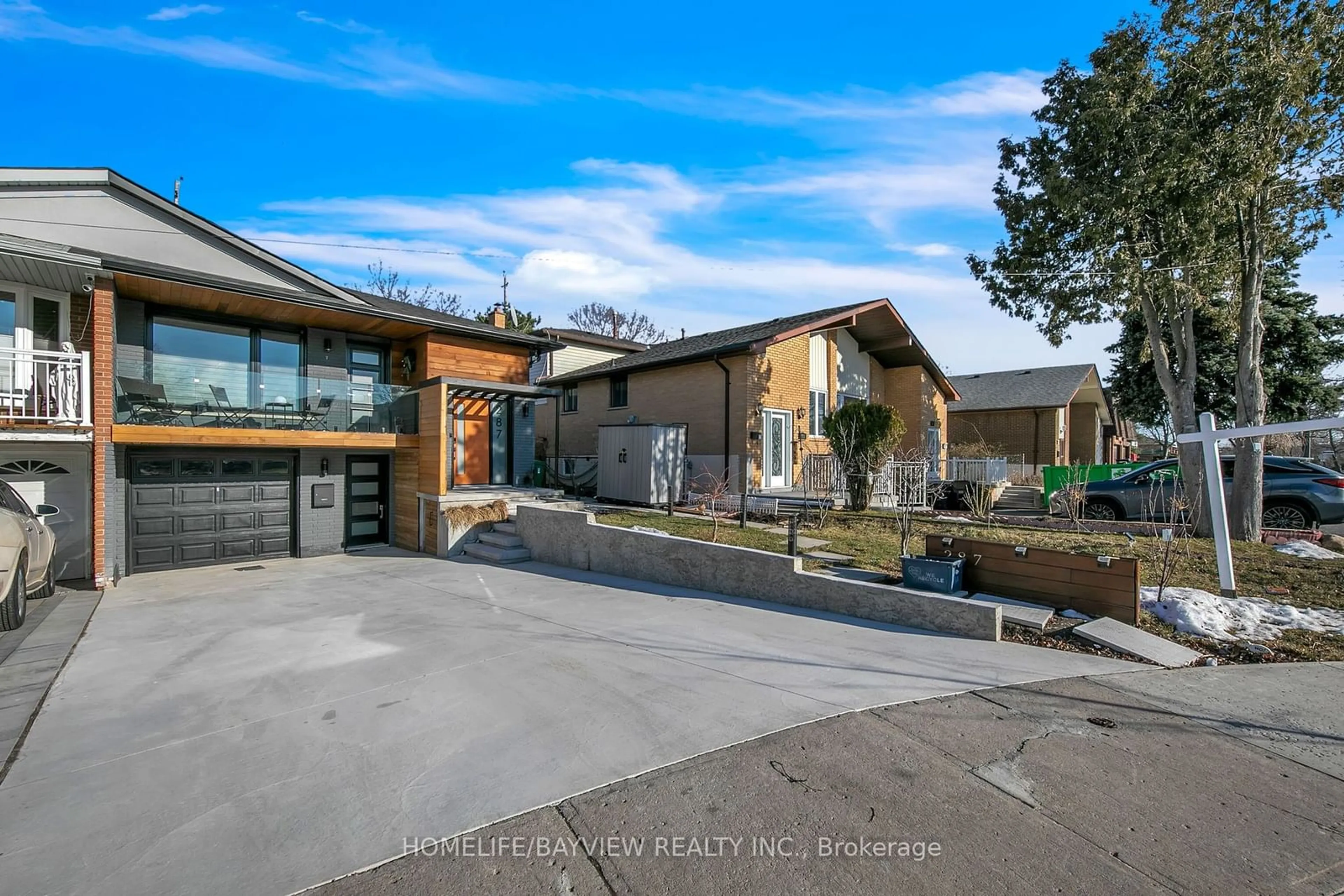 Frontside or backside of a home, the street view for 287 Apache Tr, Toronto Ontario M2H 2W6