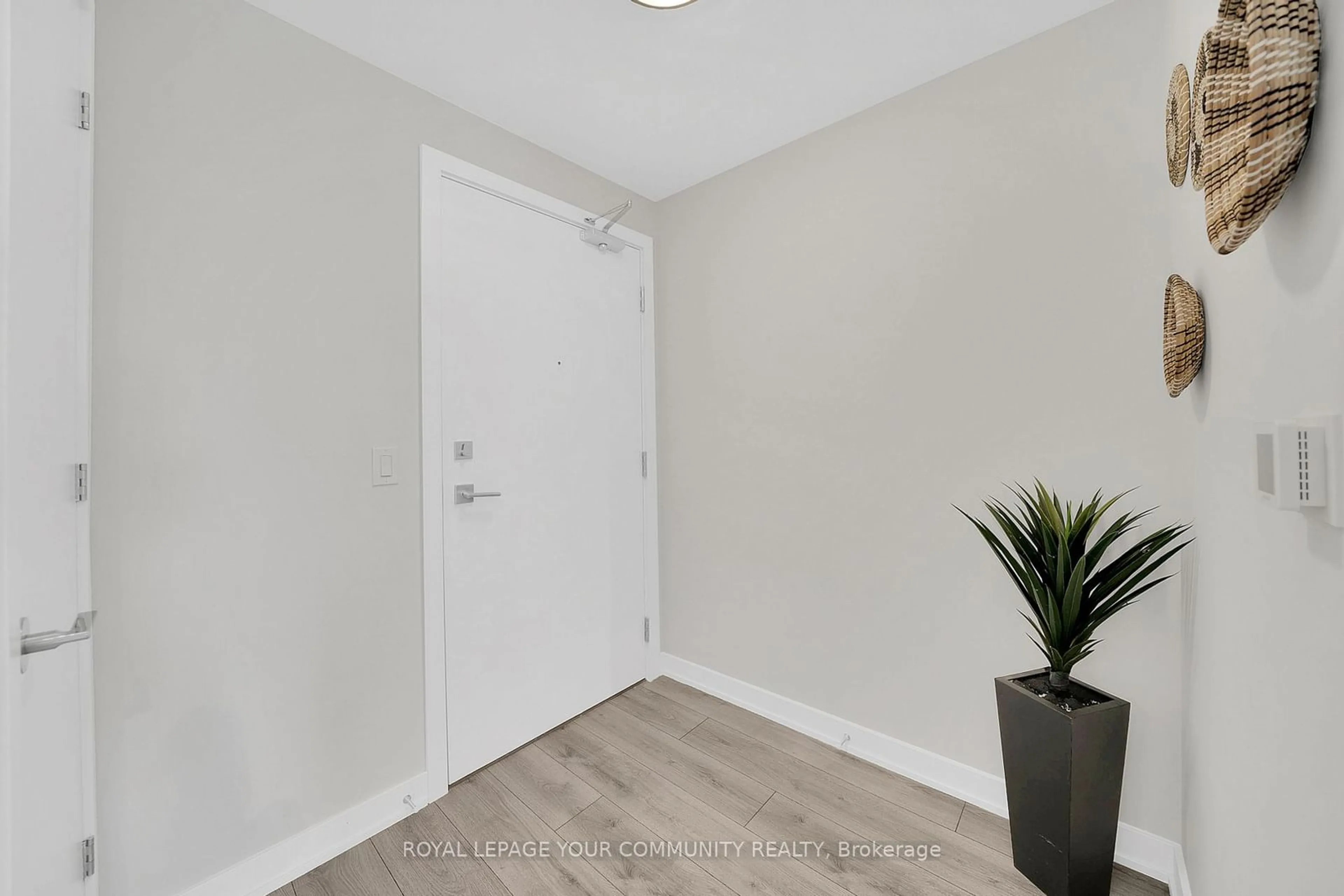 Indoor entryway, not visible floor for 15 Ellerslie Ave #611, Toronto Ontario M2N 0E7