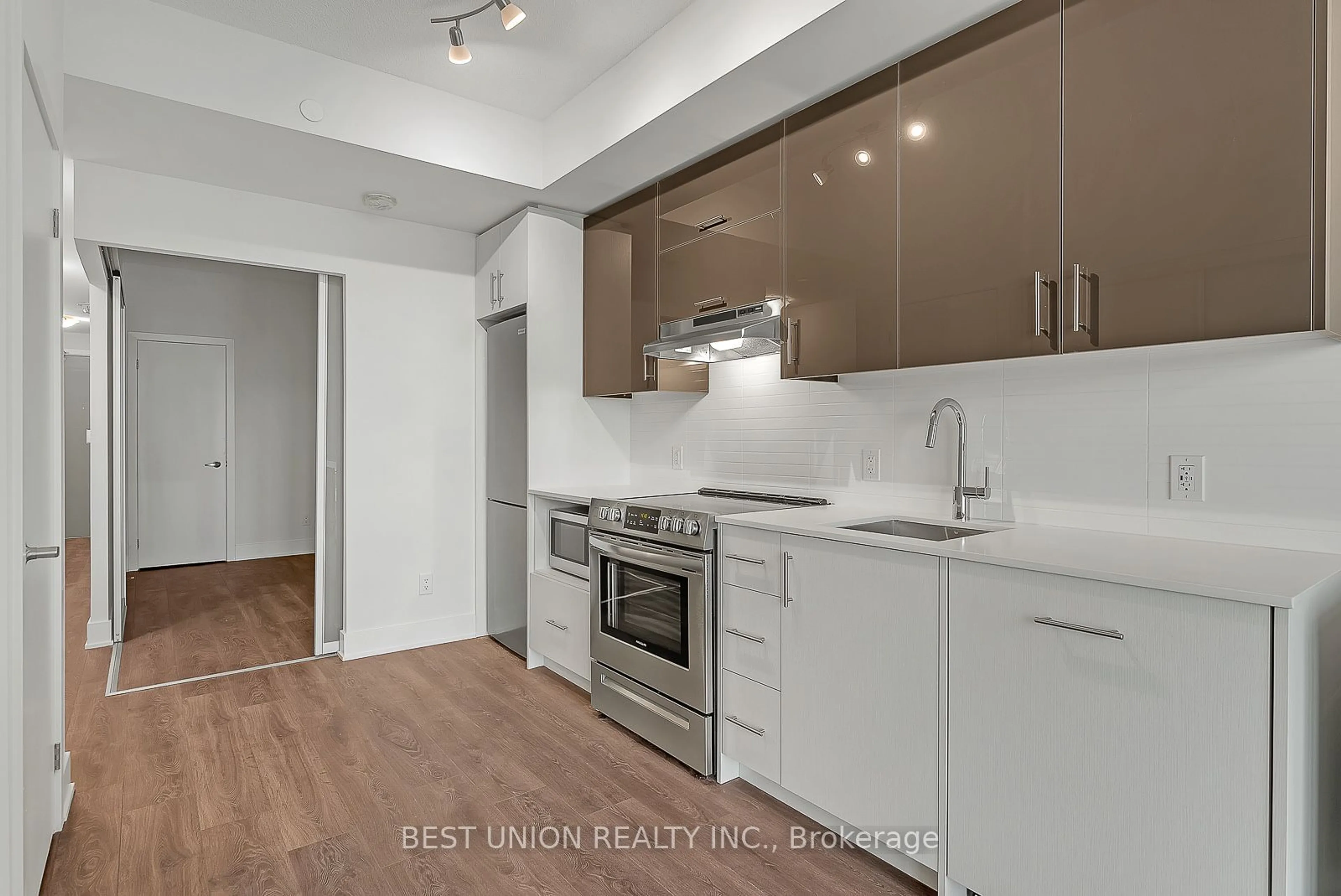 Standard kitchen, wood floors for 188 Fairview Mall Dr #703, Toronto Ontario M2J 4T1