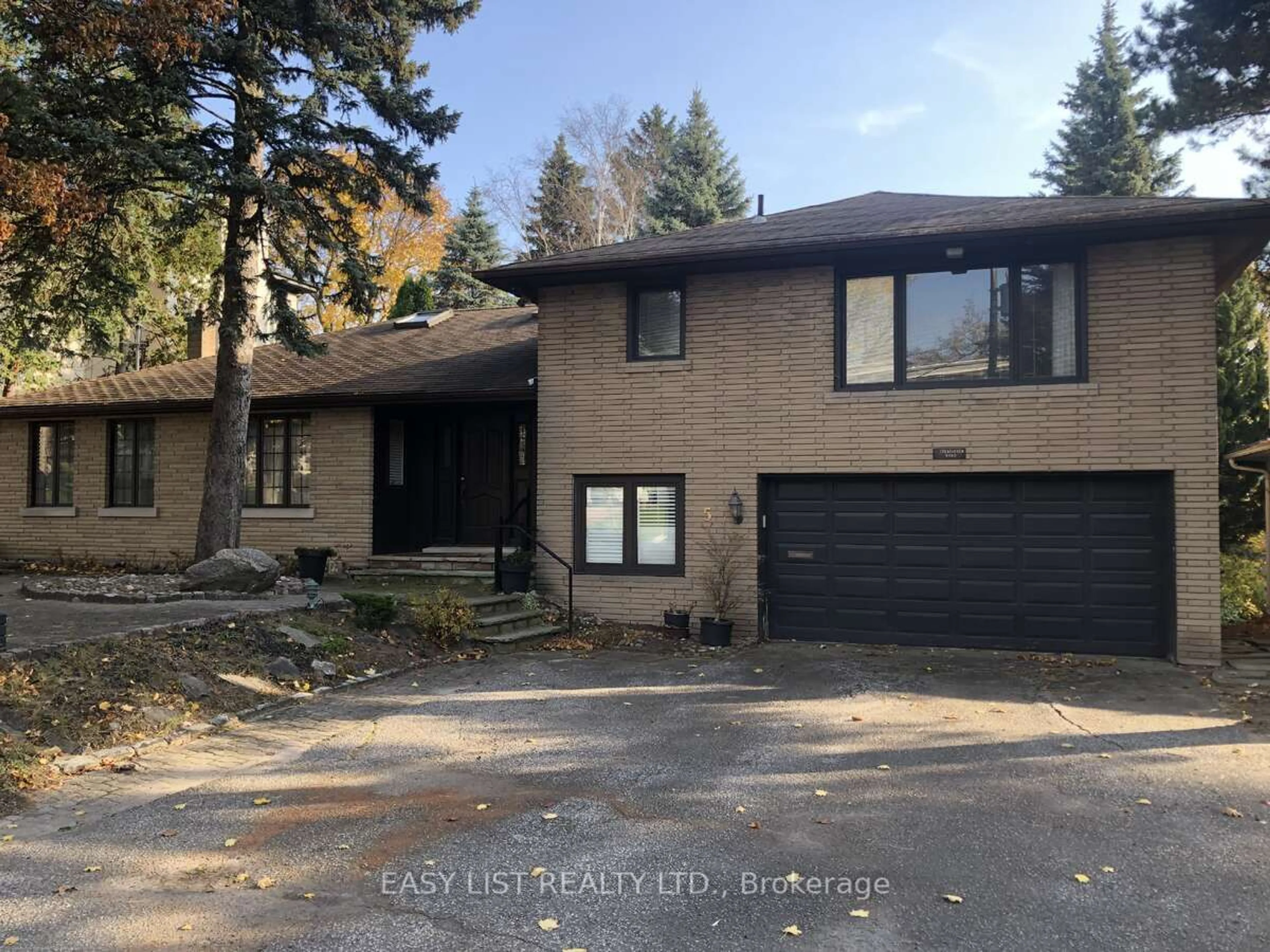 Frontside or backside of a home, cottage for 5 Stratheden Rd, Toronto Ontario M4N 1E2