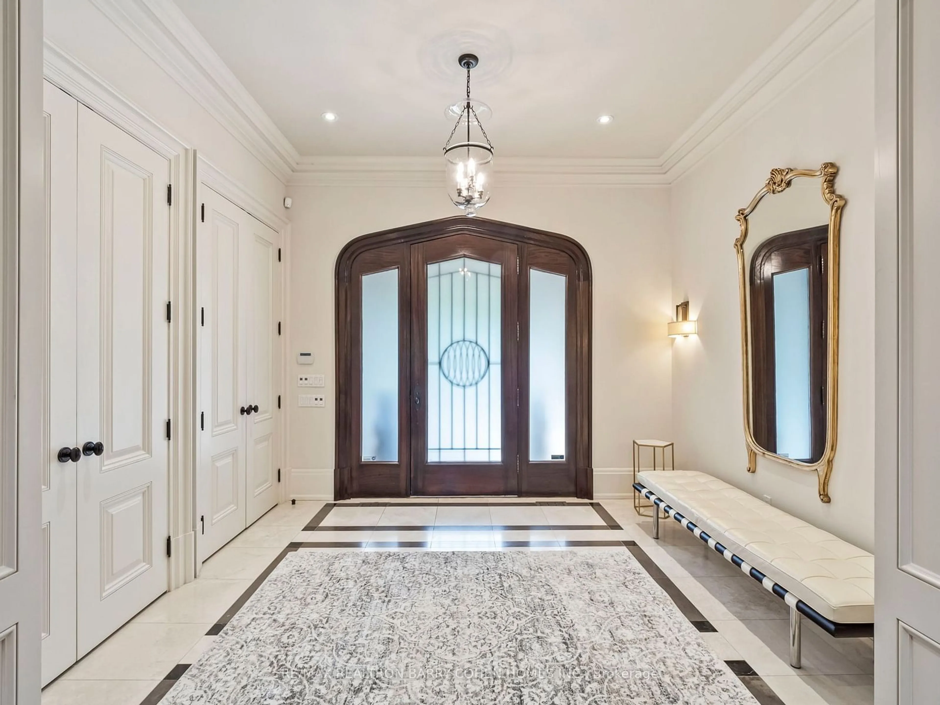 Indoor entryway, wood floors for 44 Fifeshire Rd, Toronto Ontario M2L 2G6