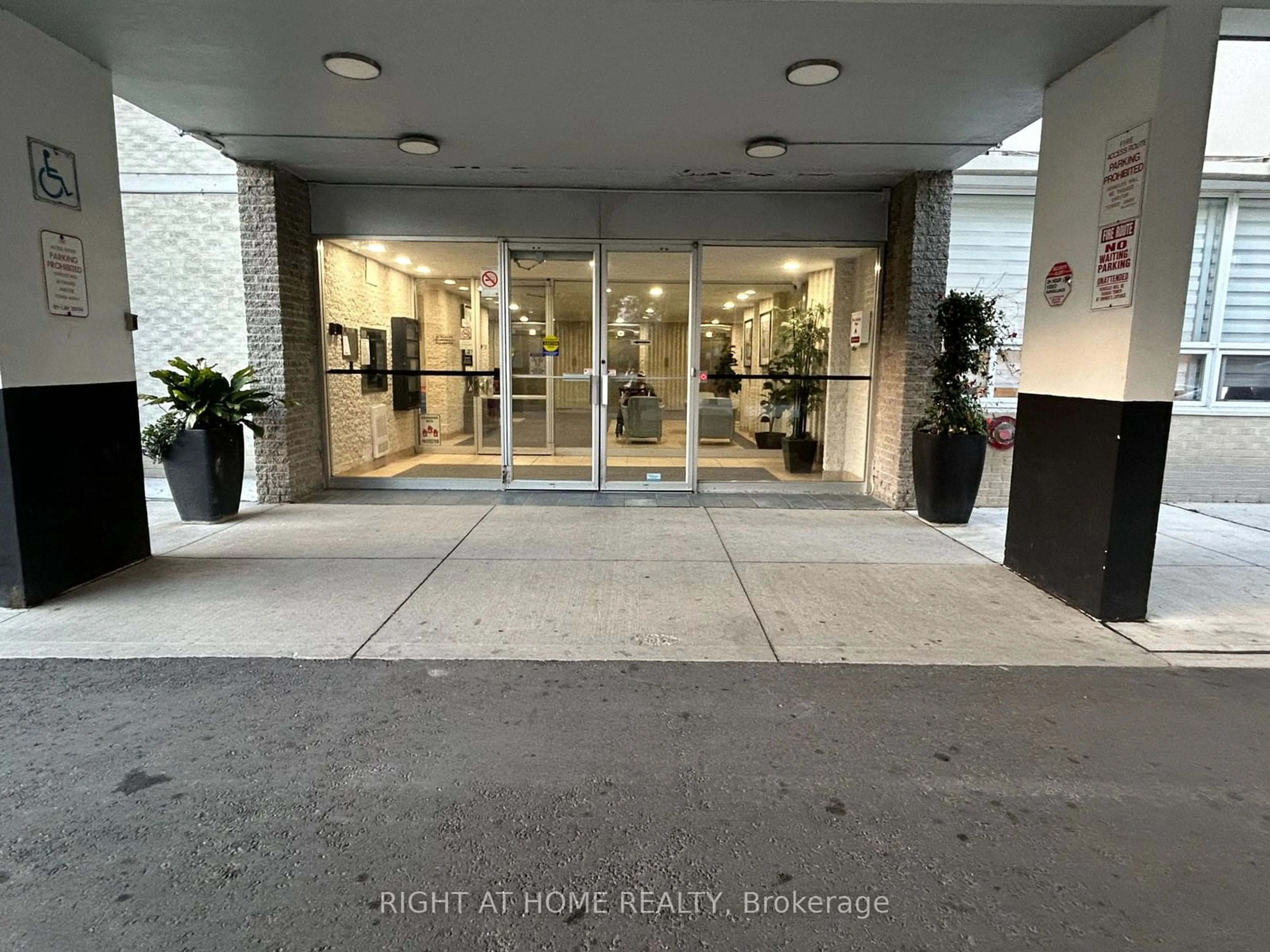 Indoor lobby, unknown floor for 1350 York Mills Rd #301, Toronto Ontario M3A 1Z9