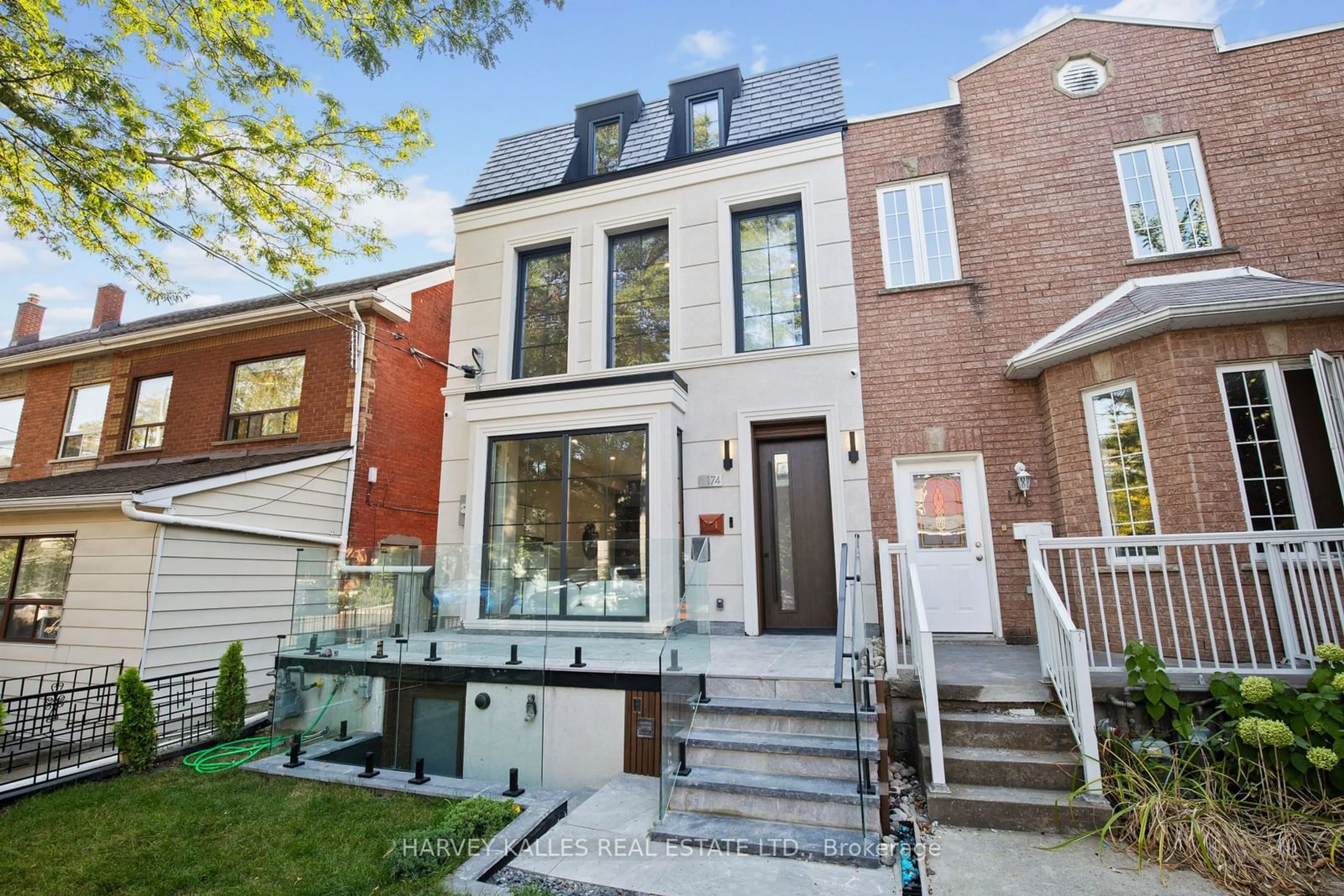 Home with brick exterior material for 174 Lisgar St, Toronto Ontario M6J 3G3