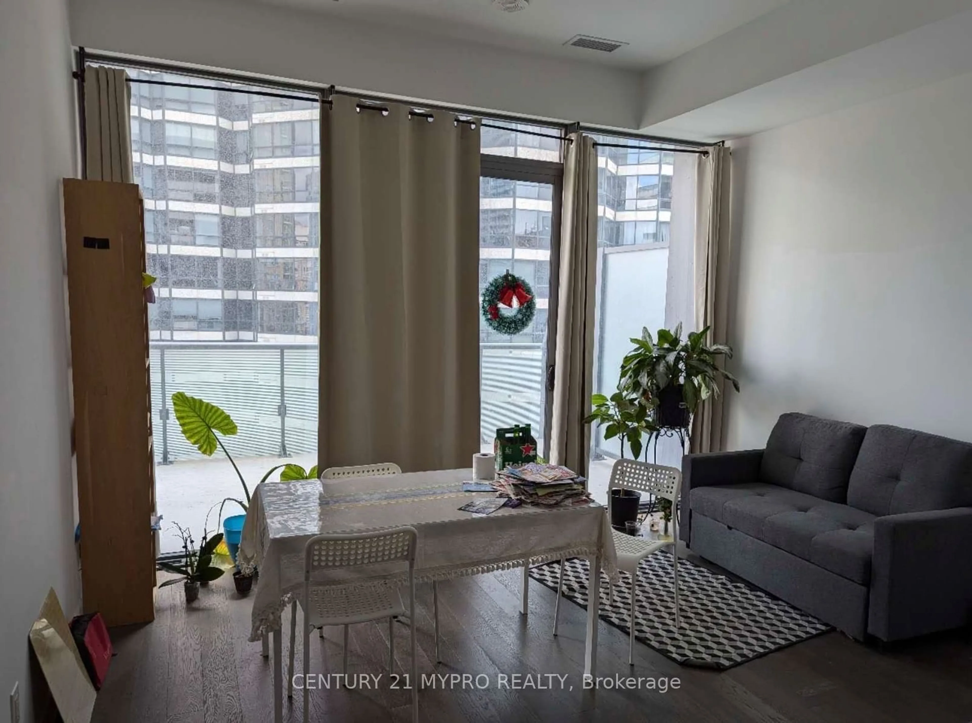 Other indoor space, wood floors for 57 st joseph St #1501, Toronto Ontario M5S 0C5