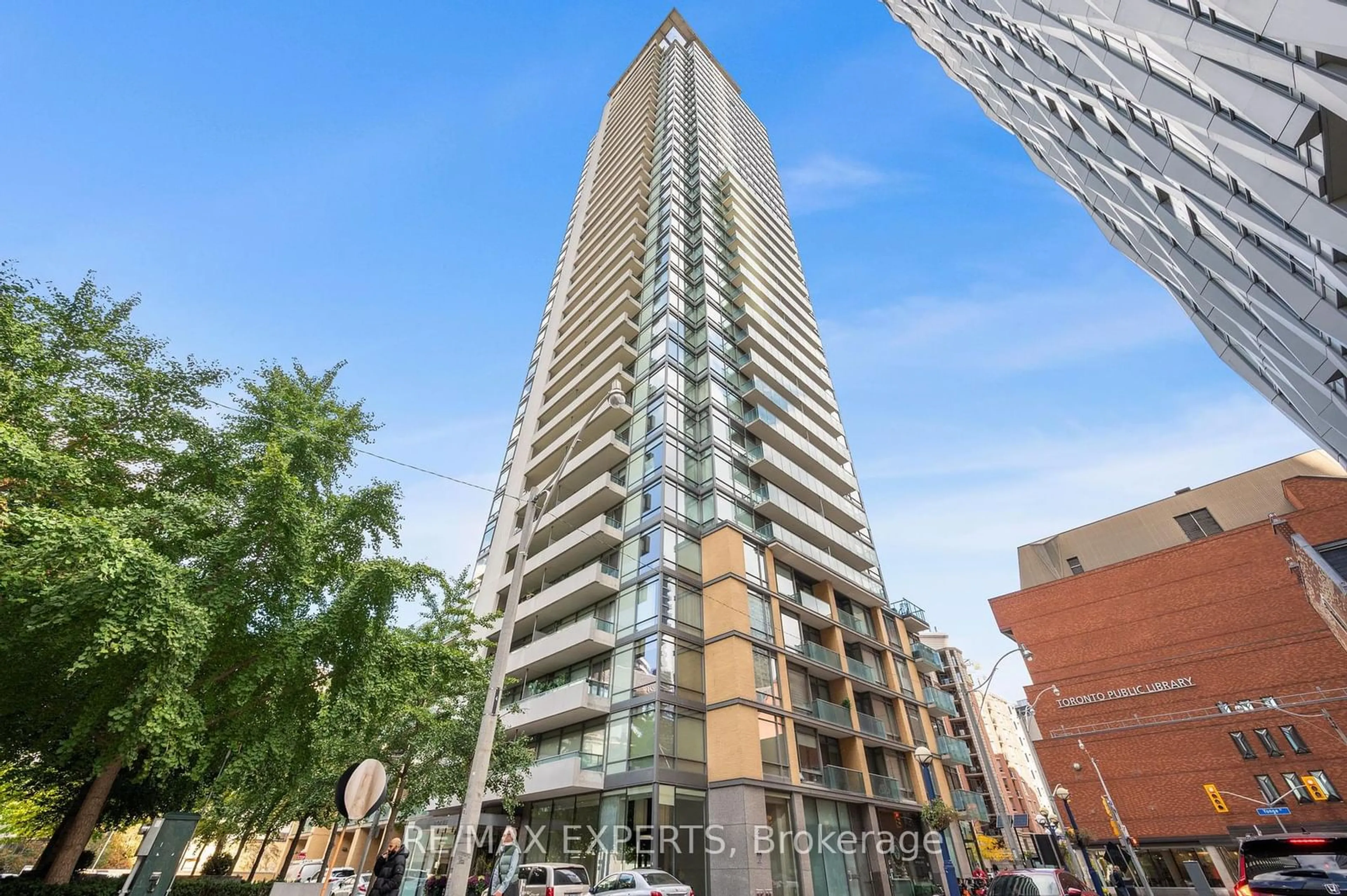 A pic from exterior of the house or condo, the front or back of building for 18 Yorkville Ave #1104, Toronto Ontario M4W 3Y8