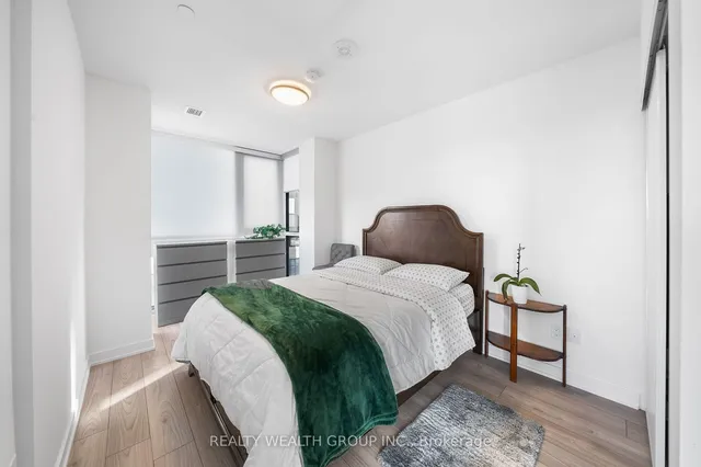 Additional property image - 8 Tippett Rd Unit 621