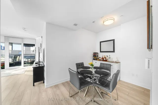Additional property image - 8 Tippett Rd Unit 621