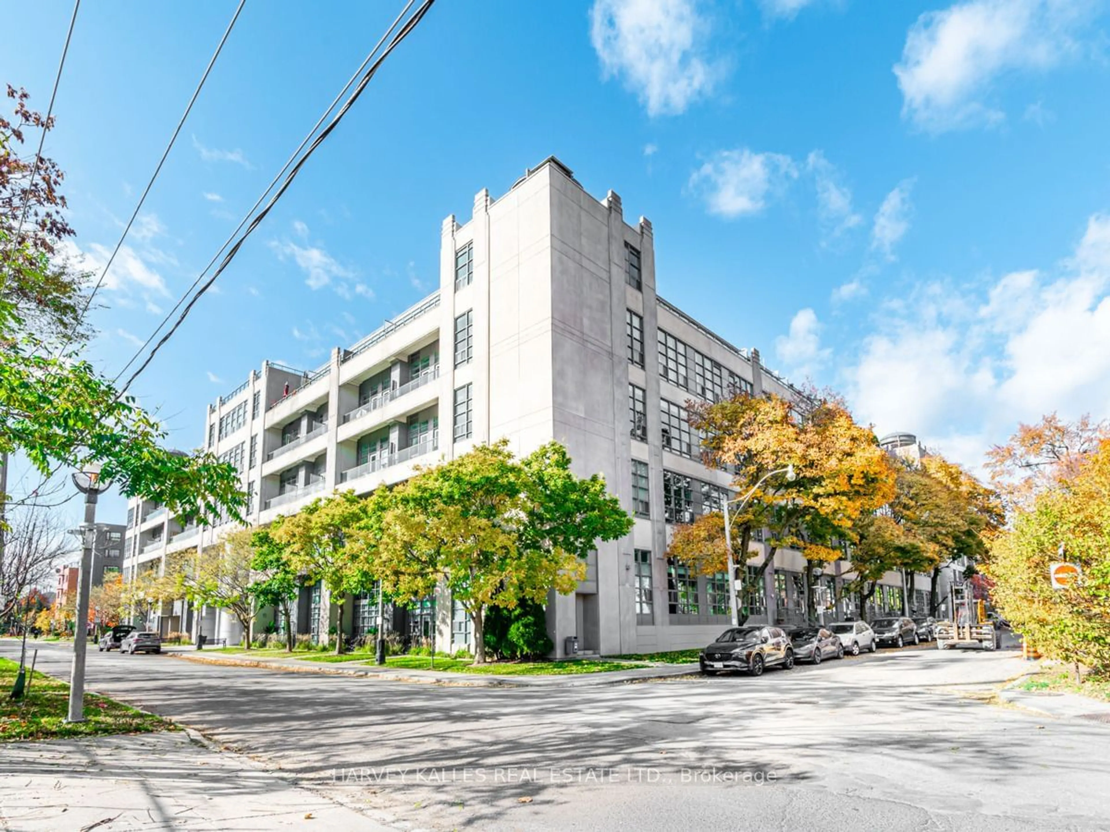 A pic from exterior of the house or condo, the street view for 377 Madison Ave #314, Toronto Ontario M4V 3E1