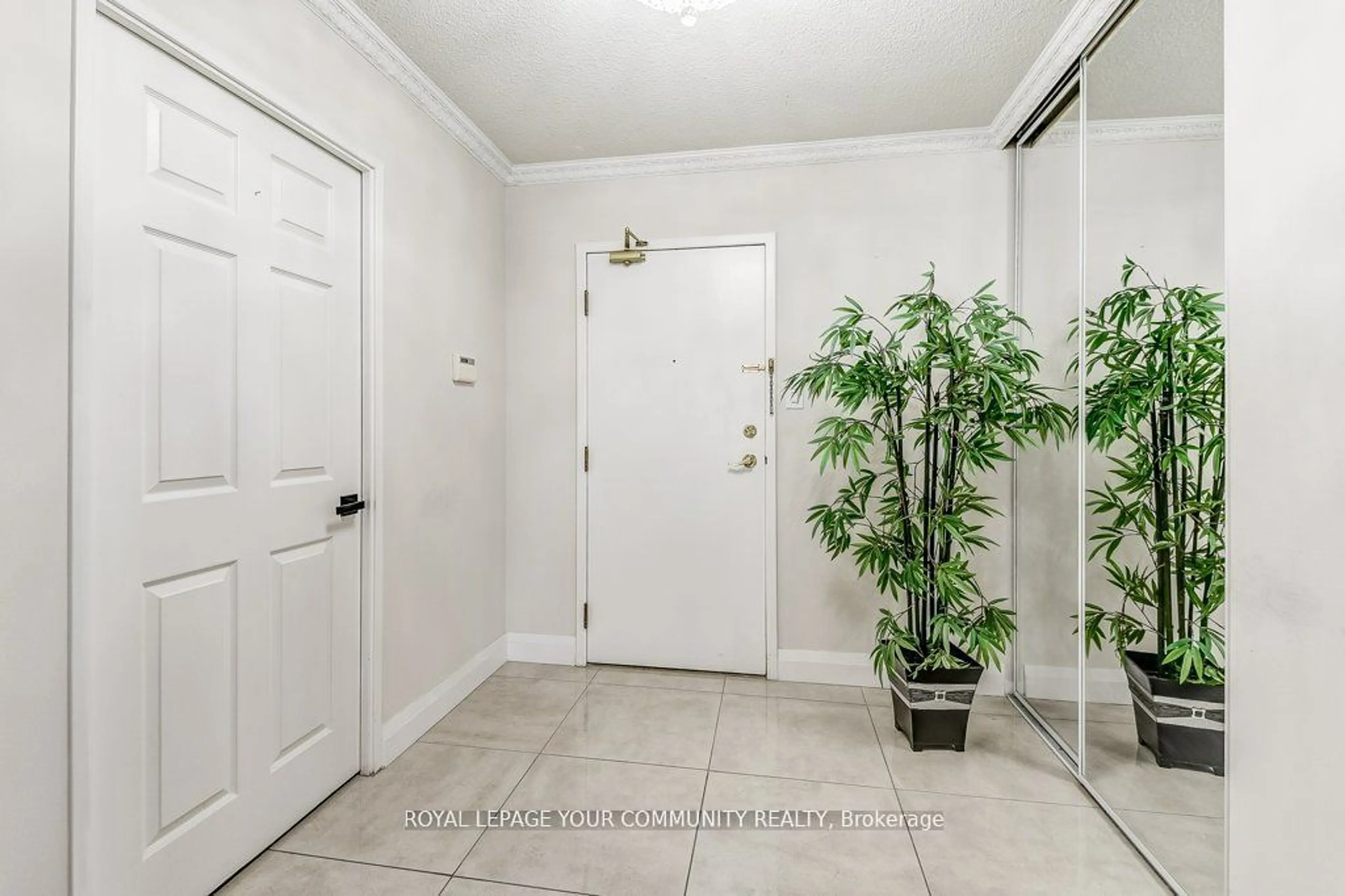 Indoor entryway, wood floors for 195 Wynford Dr #2502, Toronto Ontario M3C 3P3