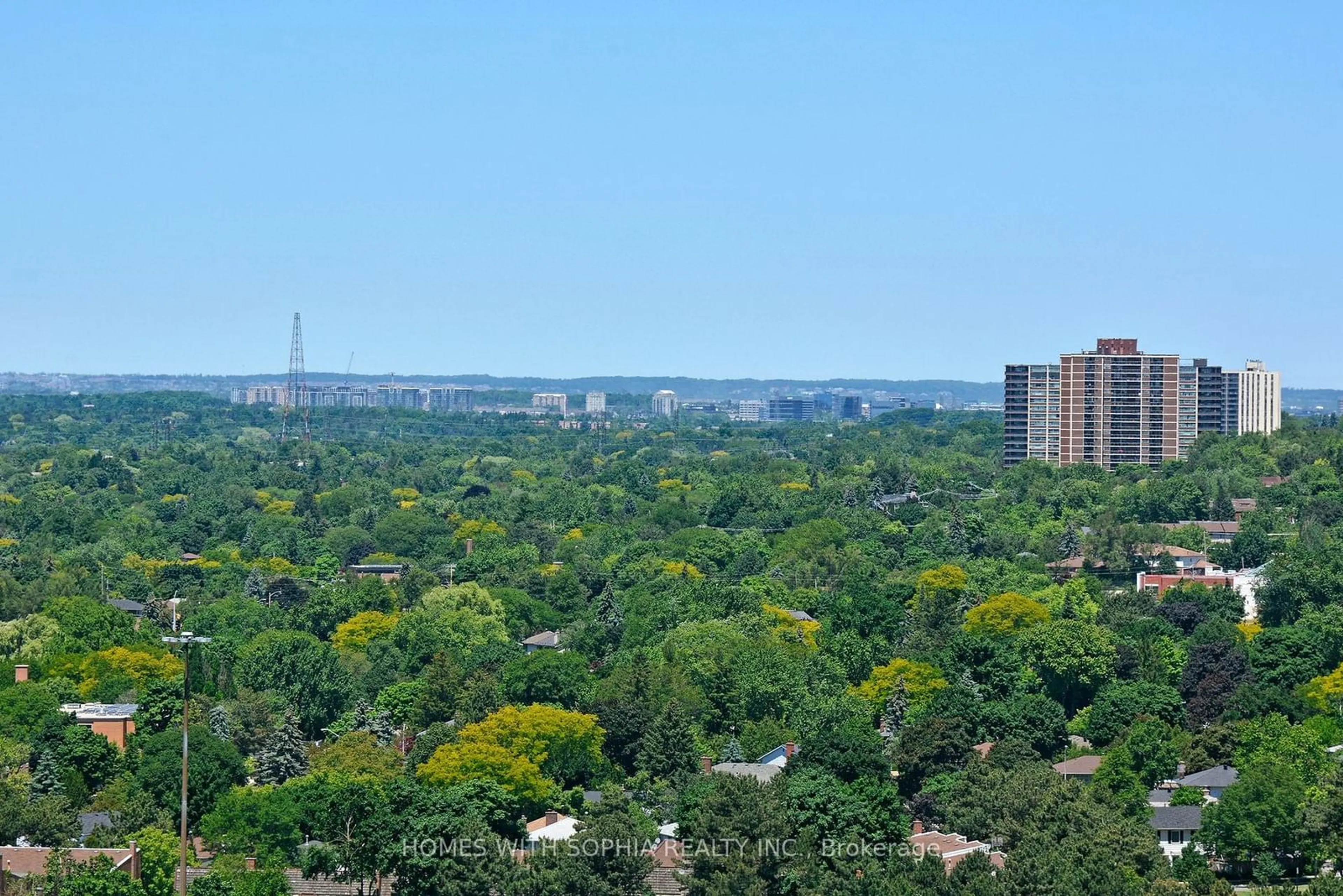 A pic from exterior of the house or condo, the view of city buildings for 18 Graydon Hall Dr #2004, Toronto Ontario M3A 0A4