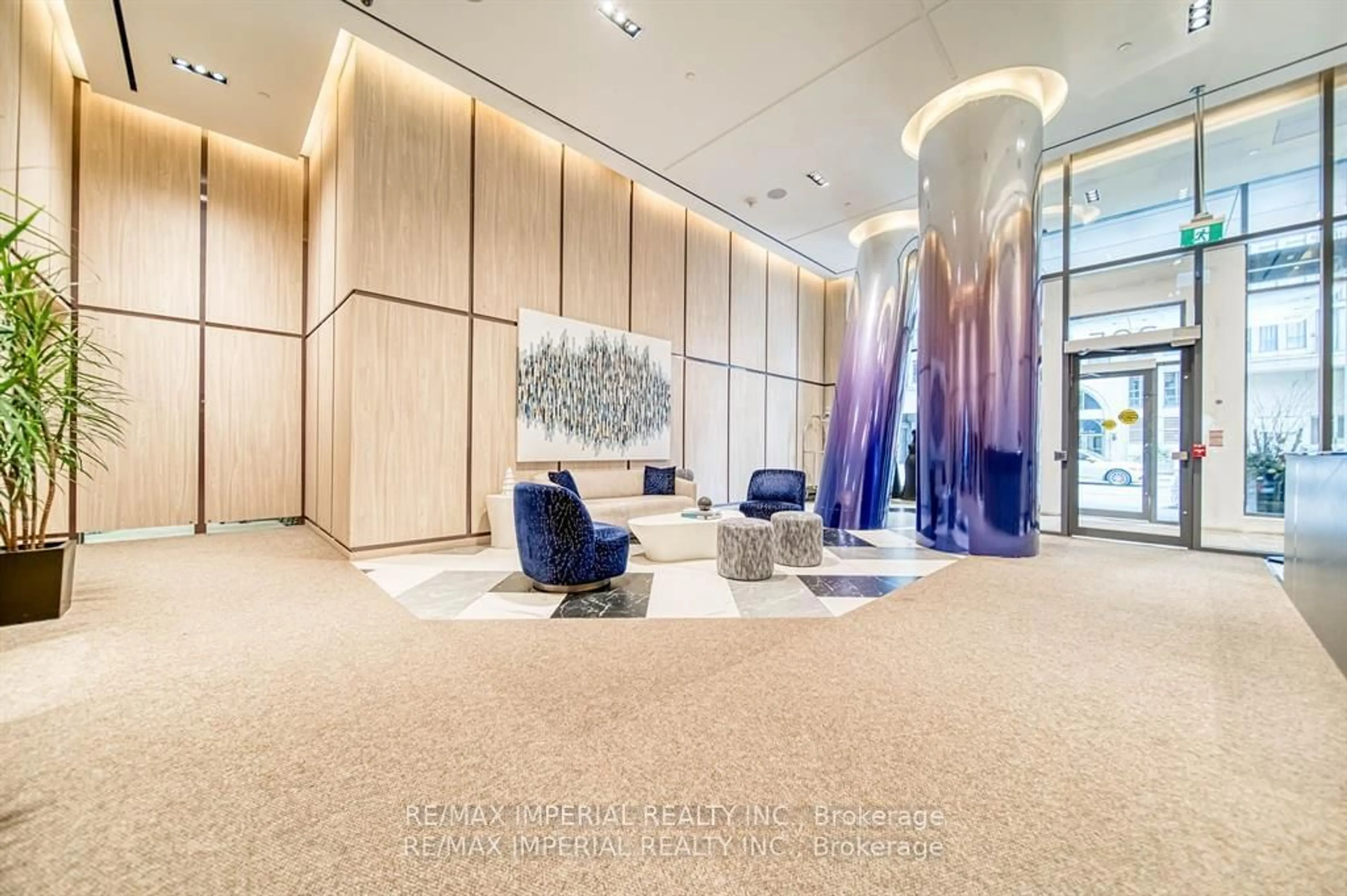 Indoor lobby, ceramic floors for 395 Bloor St #4011, Toronto Ontario M4W 1H7