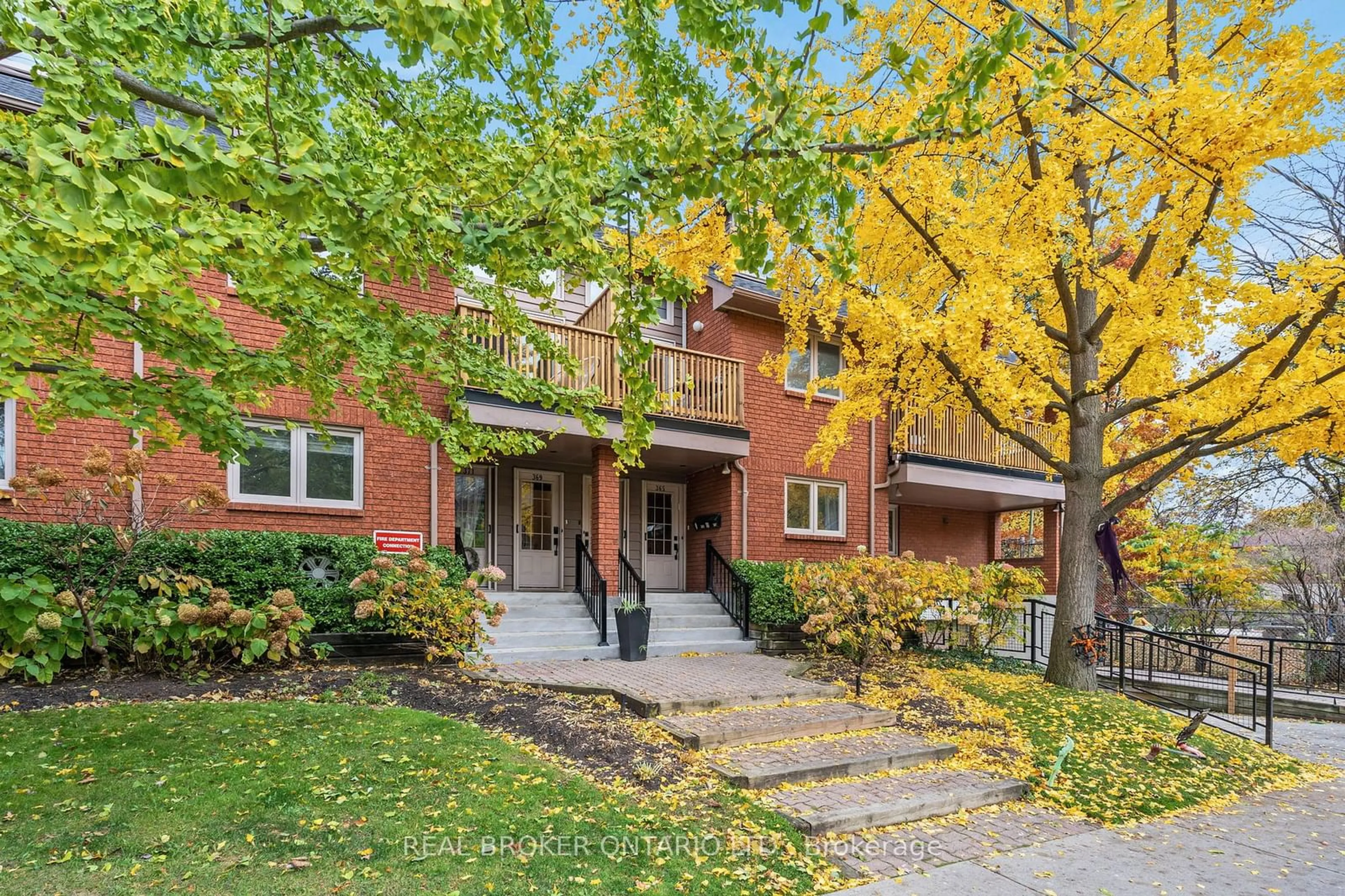 A pic from exterior of the house or condo, the front or back of building for 369 Albany Ave #5, Toronto Ontario M5R 3E2