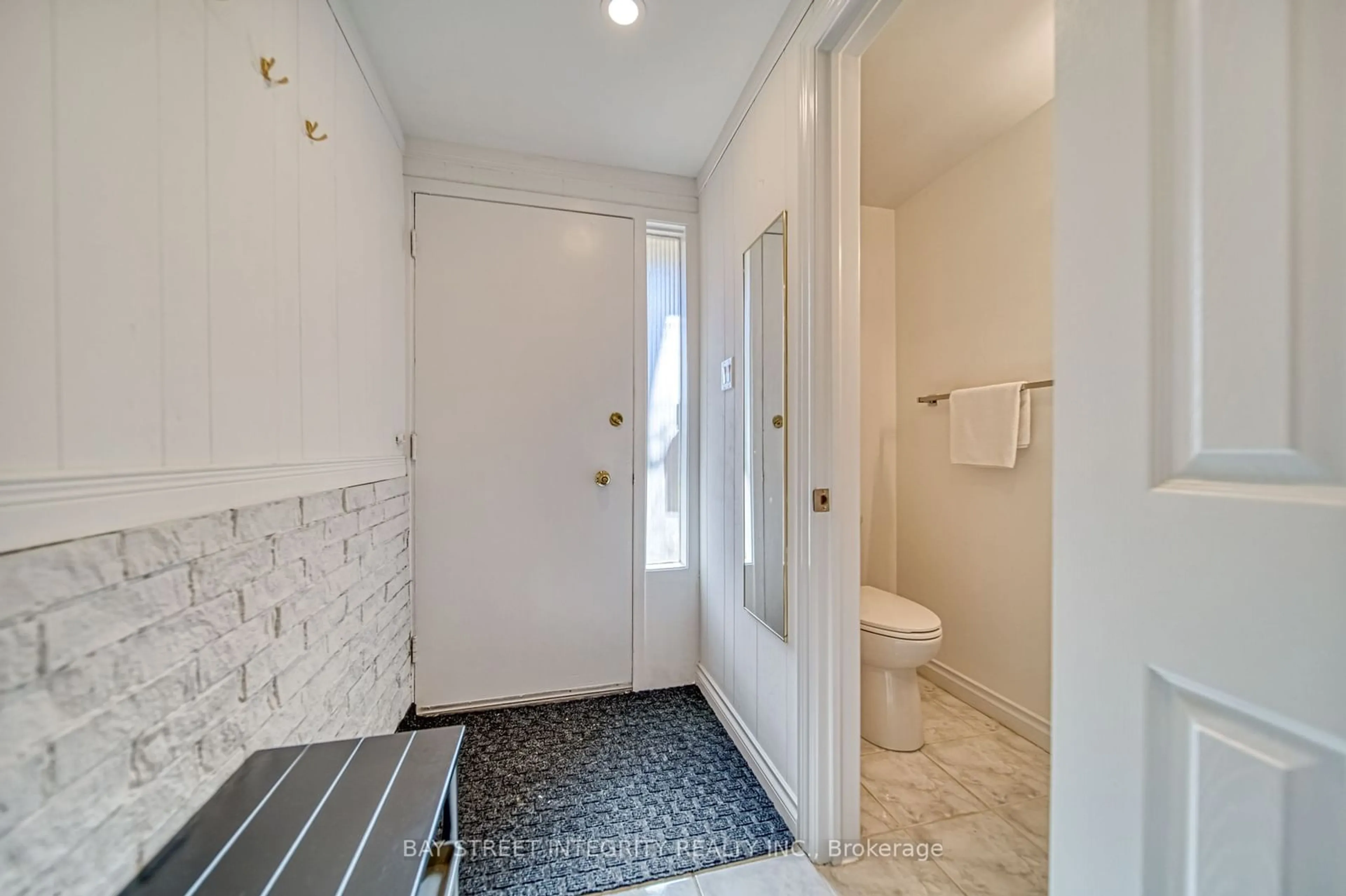 Bathroom, ceramic floors for 100 Rusty Crestway, Toronto Ontario M2J 2Y4