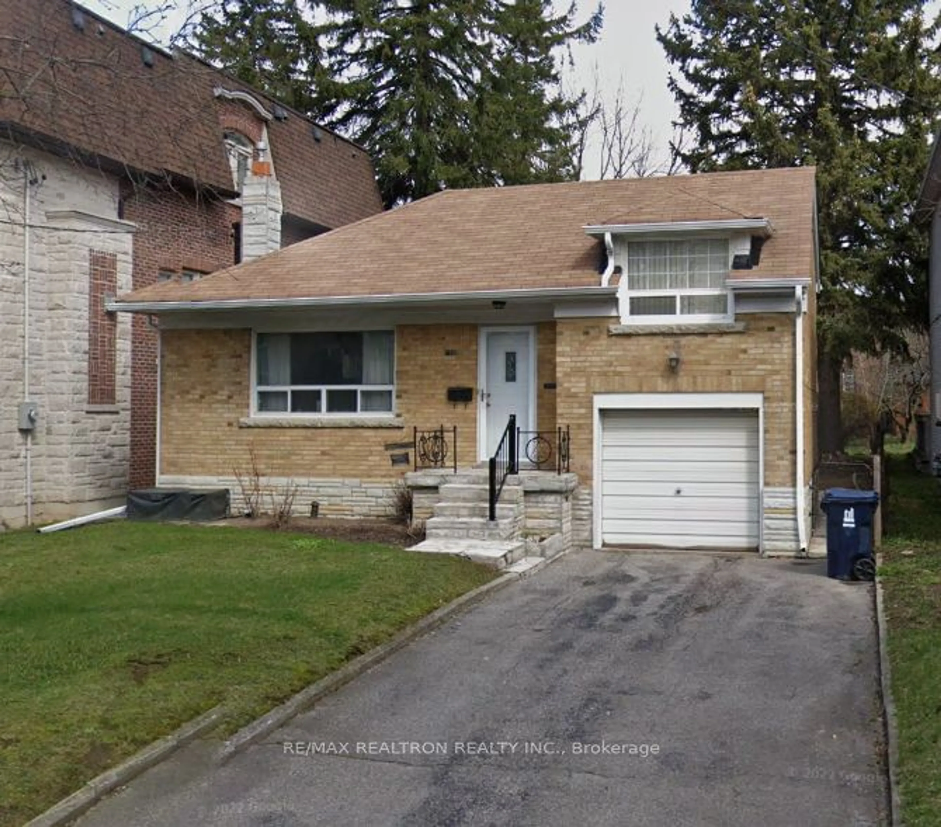 Frontside or backside of a home, cottage for 258 Byng Ave, Toronto Ontario M2N 4L3