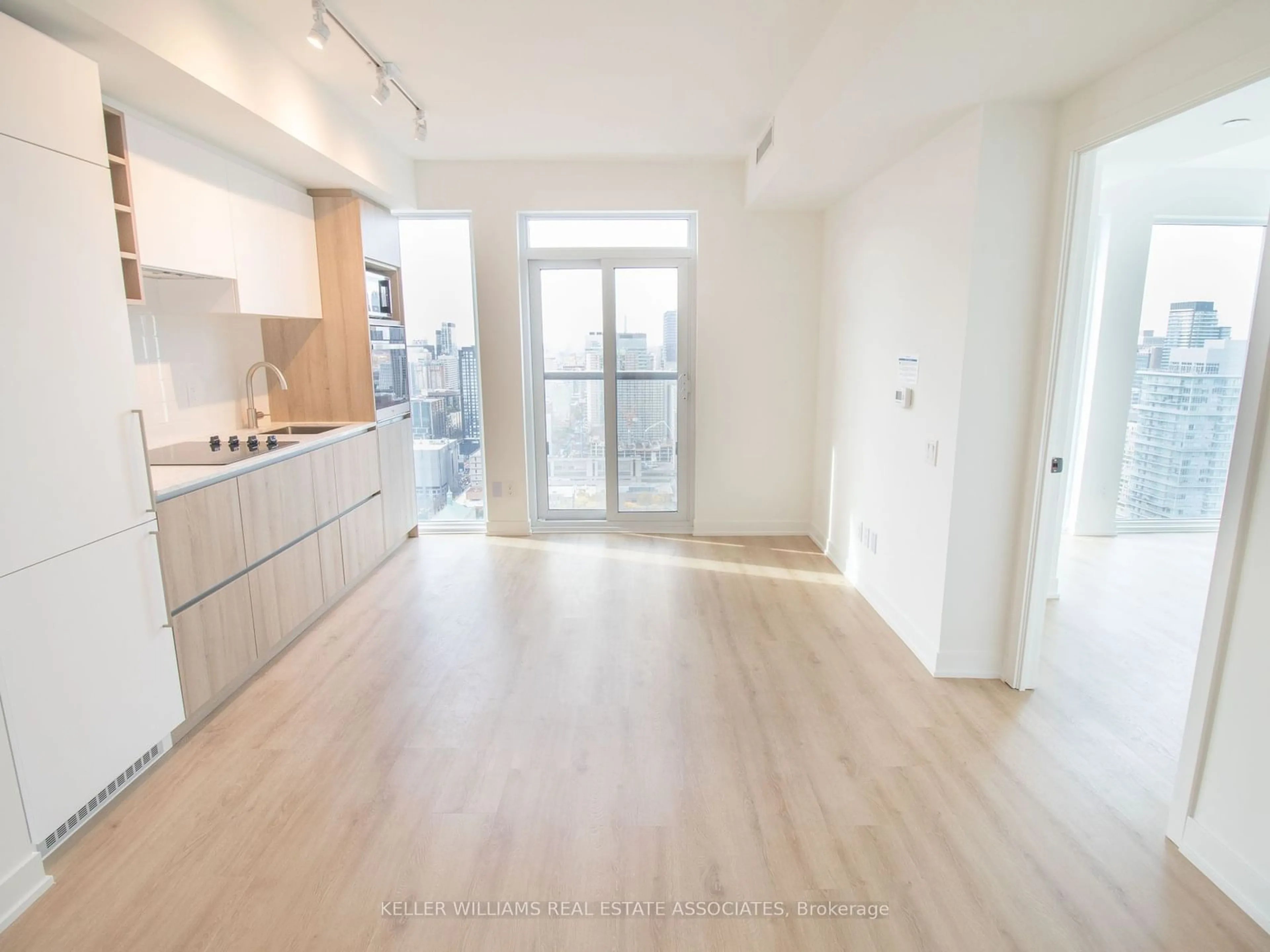 Open concept kitchen for 319 Jarvis St #4005, Toronto Ontario M5B 0C8