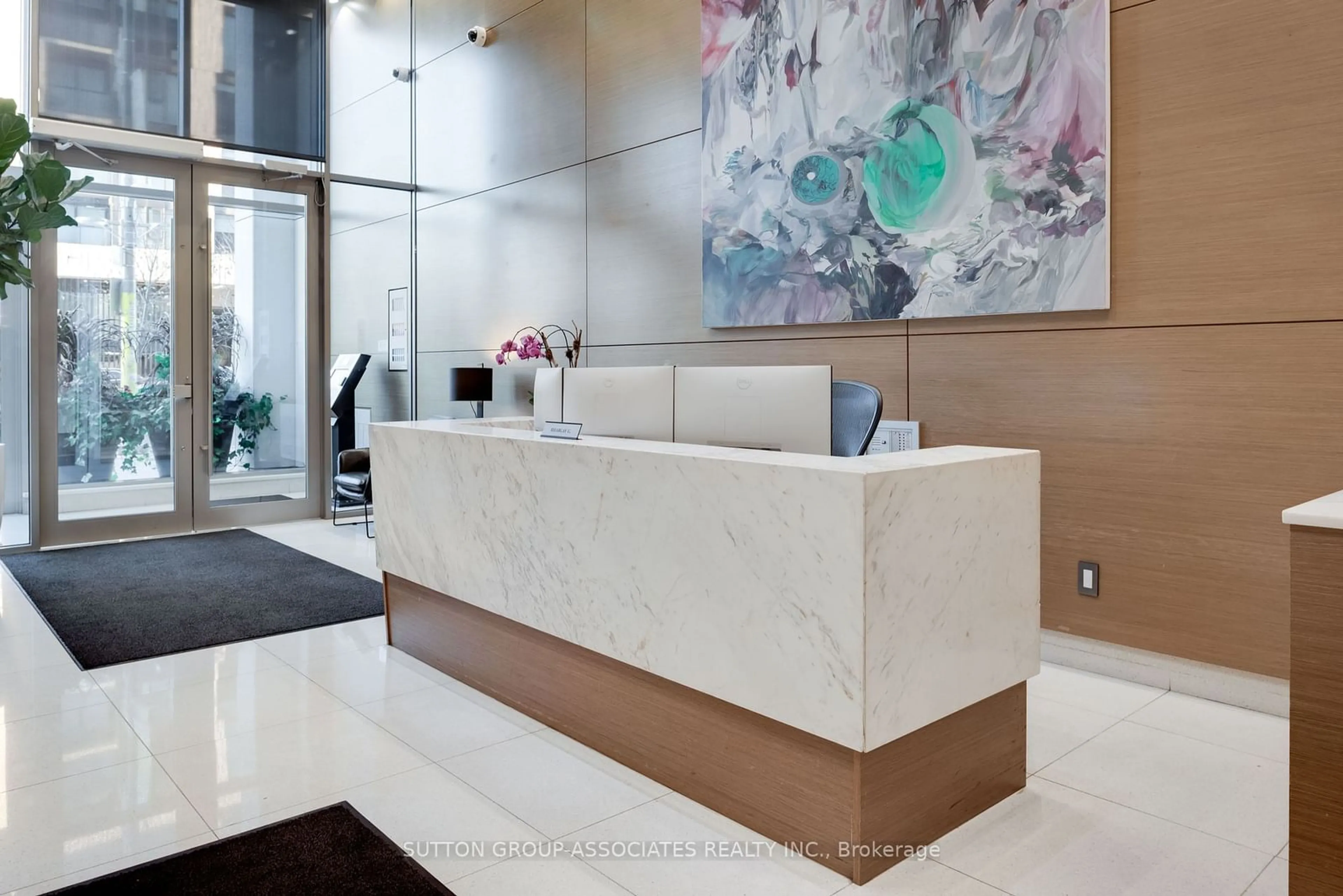 Indoor lobby, ceramic floors for 835 St Clair Ave #413, Toronto Ontario M6C 0A8