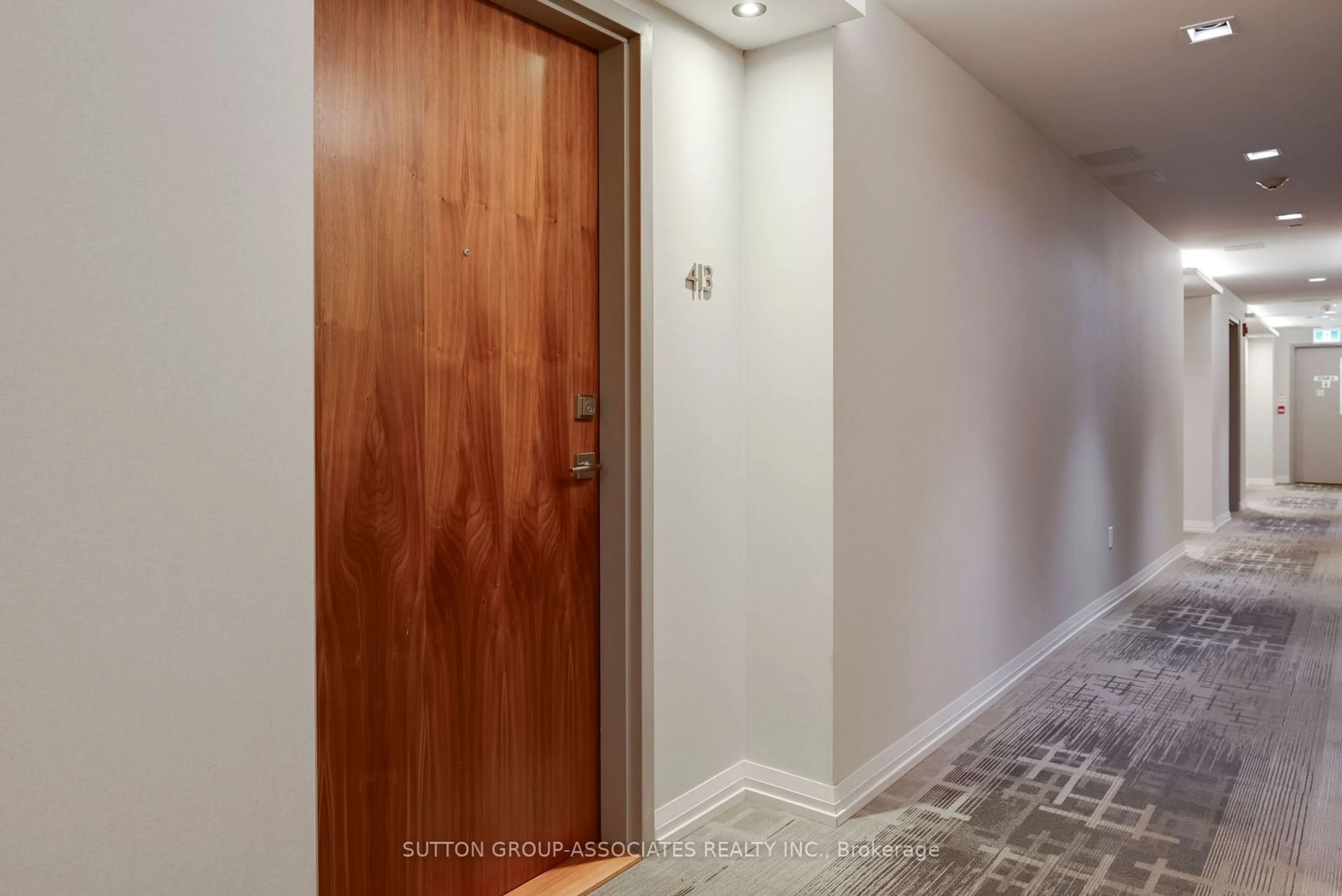 Indoor foyer, wood floors for 835 St Clair Ave #413, Toronto Ontario M6C 0A8