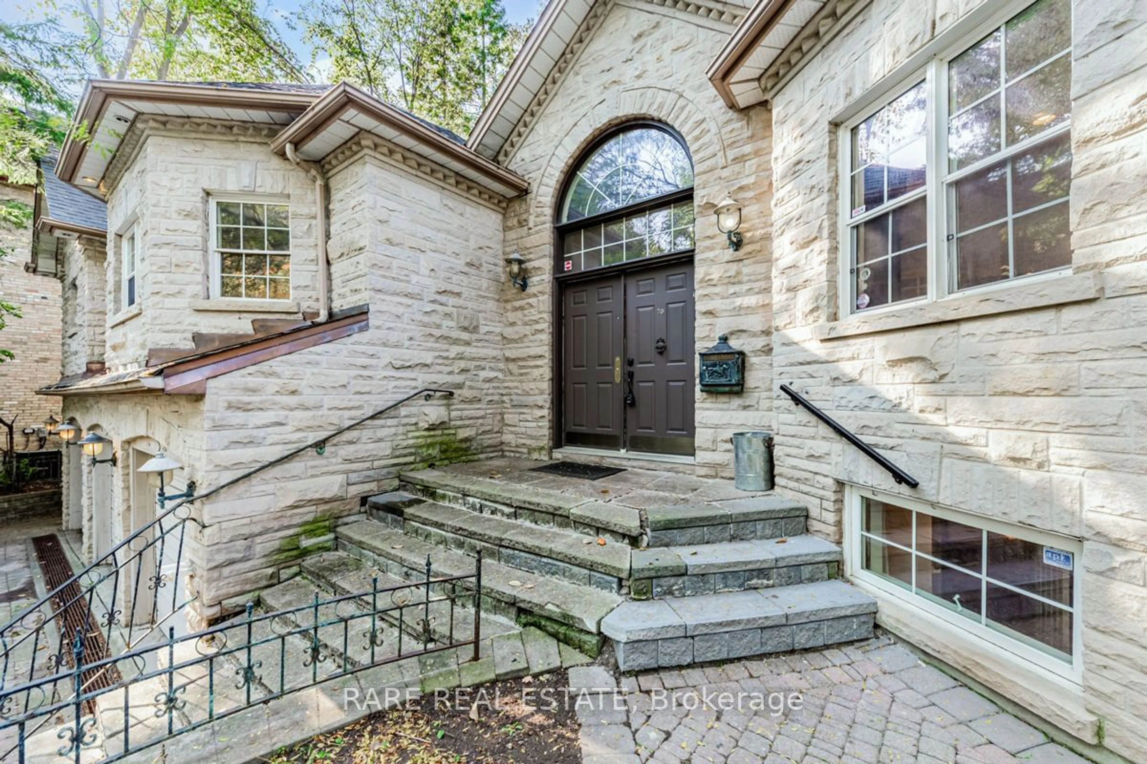 Home with brick exterior material for 70 Don River Blvd, Toronto Ontario M2N 2M9