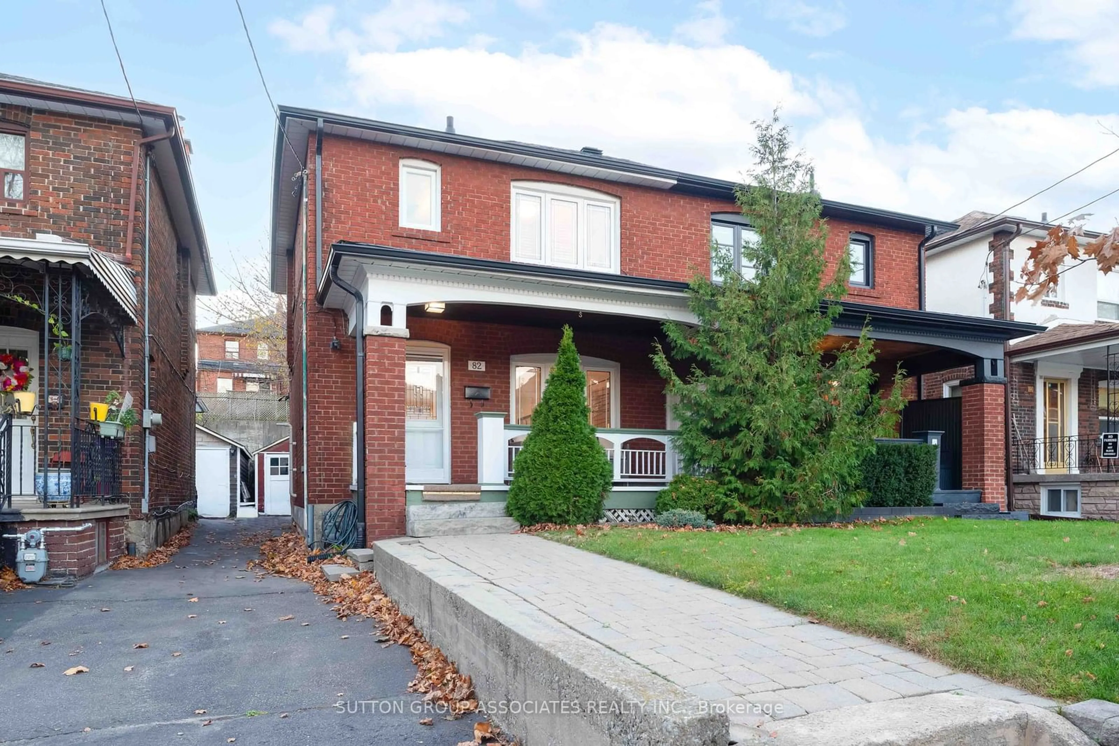 Frontside or backside of a home, the street view for 82 Roseneath Gdns, Toronto Ontario M6C 3X6