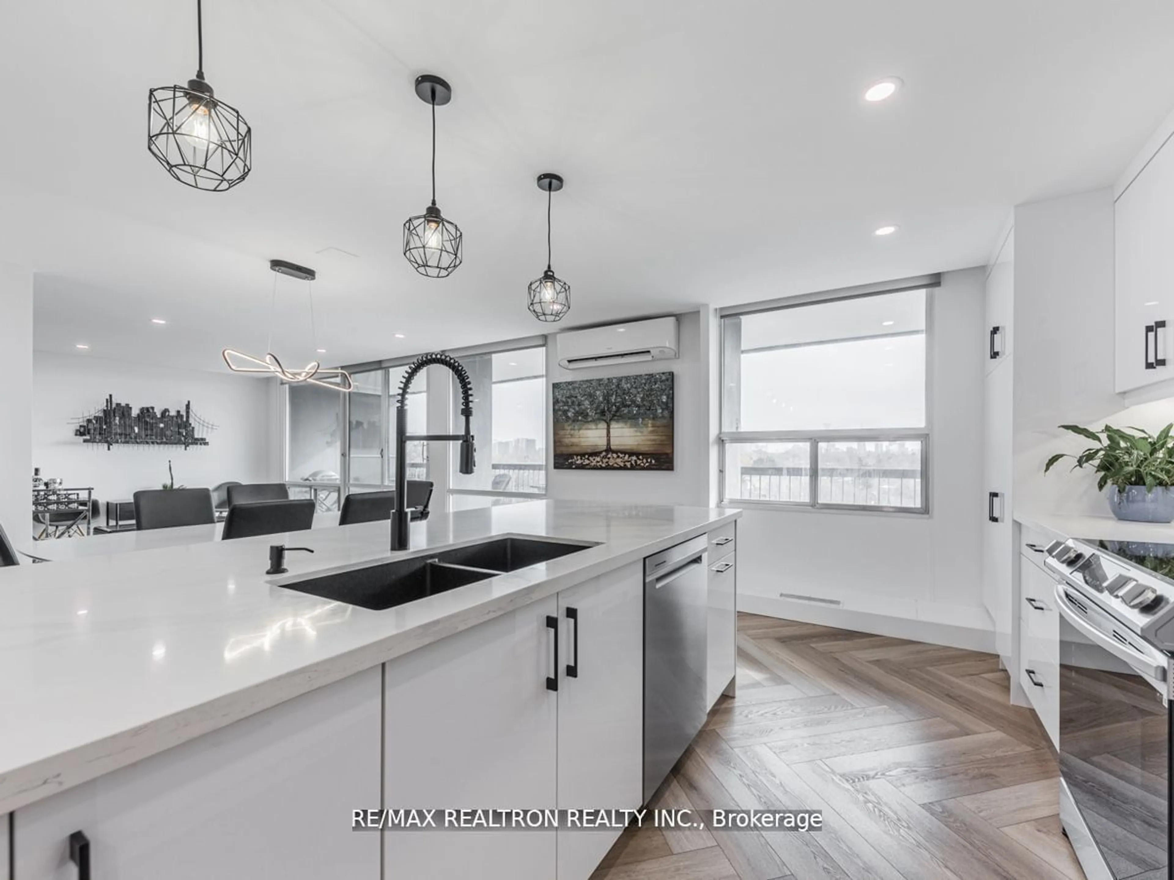 Open concept kitchen for 115 Antibes Dr #601, Toronto Ontario M2R 2Y9