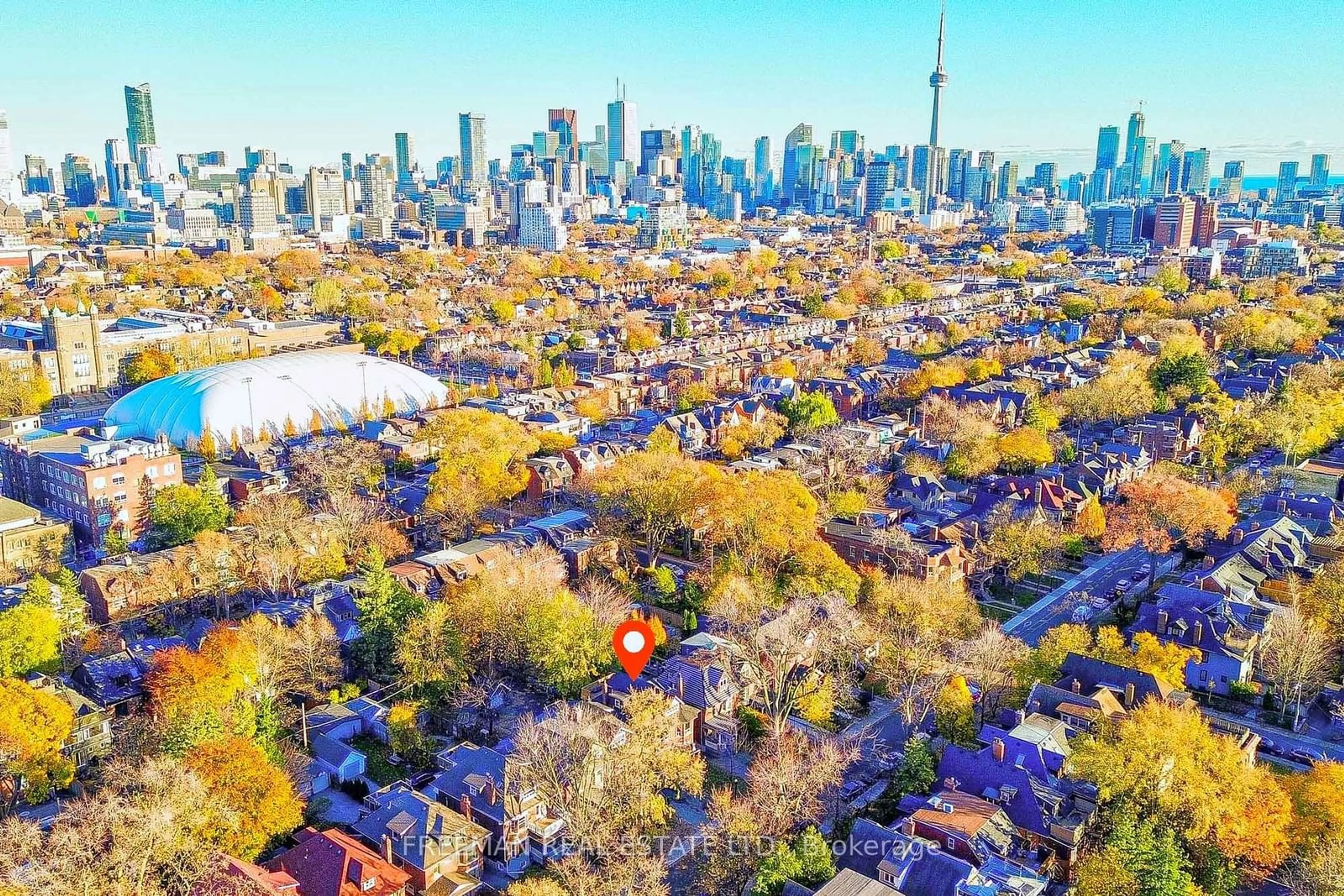 A pic from exterior of the house or condo, the view of city buildings for 501 Palmerston Blvd, Toronto Ontario M6G 2P2