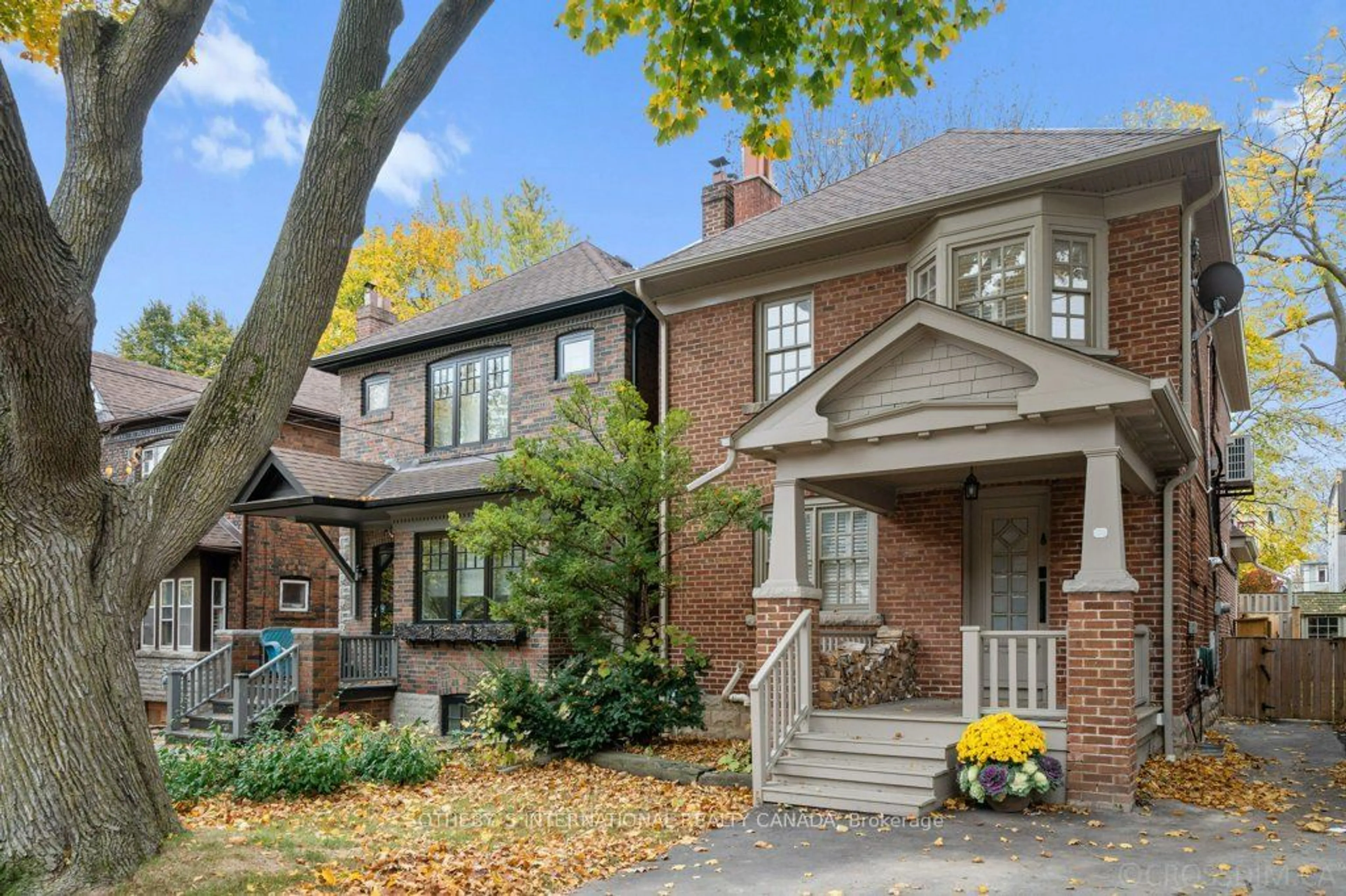 Home with brick exterior material for 195 Brookdale Ave, Toronto Ontario M5M 1P4