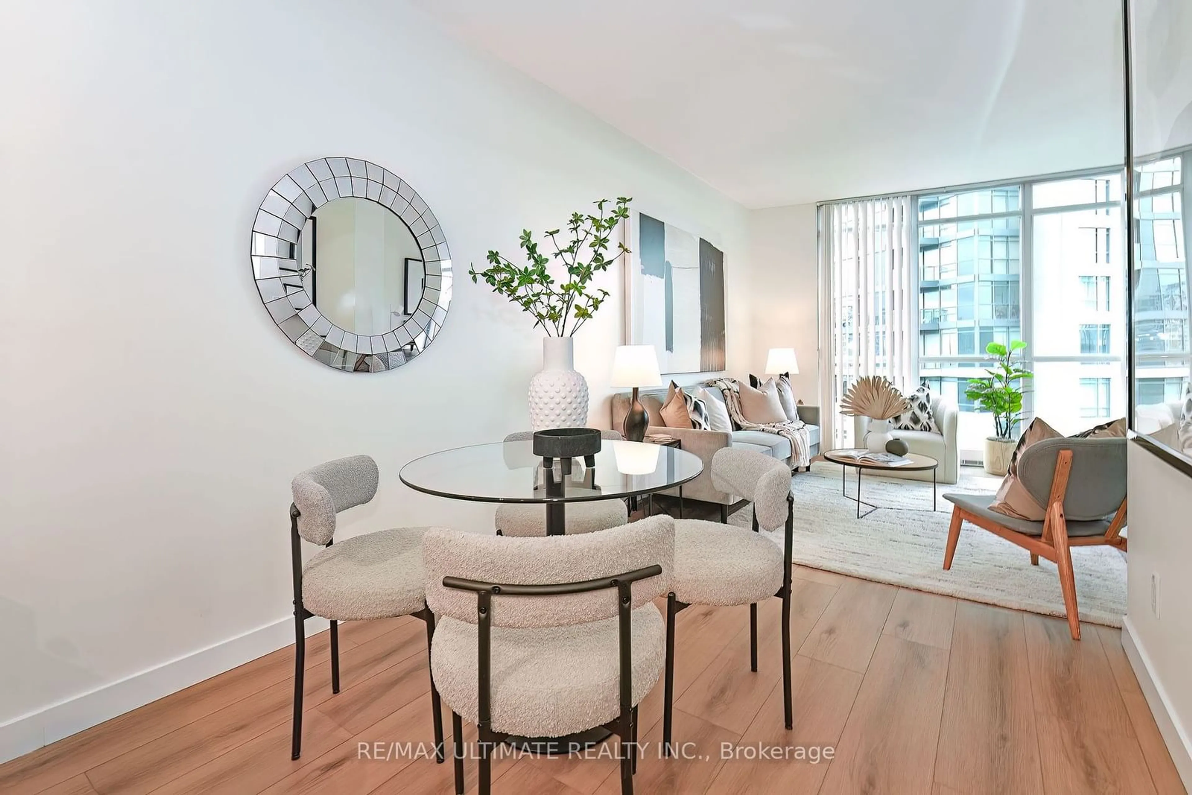 Dining room, wood floors for 231 Fort York Blvd #824, Toronto Ontario M5V 1B2