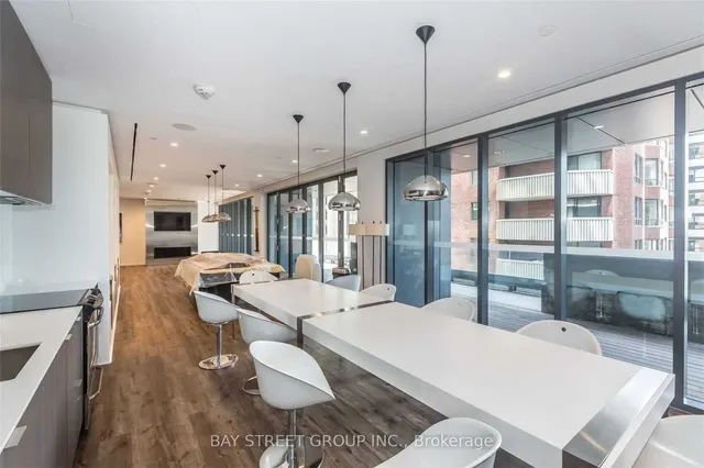 Additional property image - 159 Dundas St Unit 712