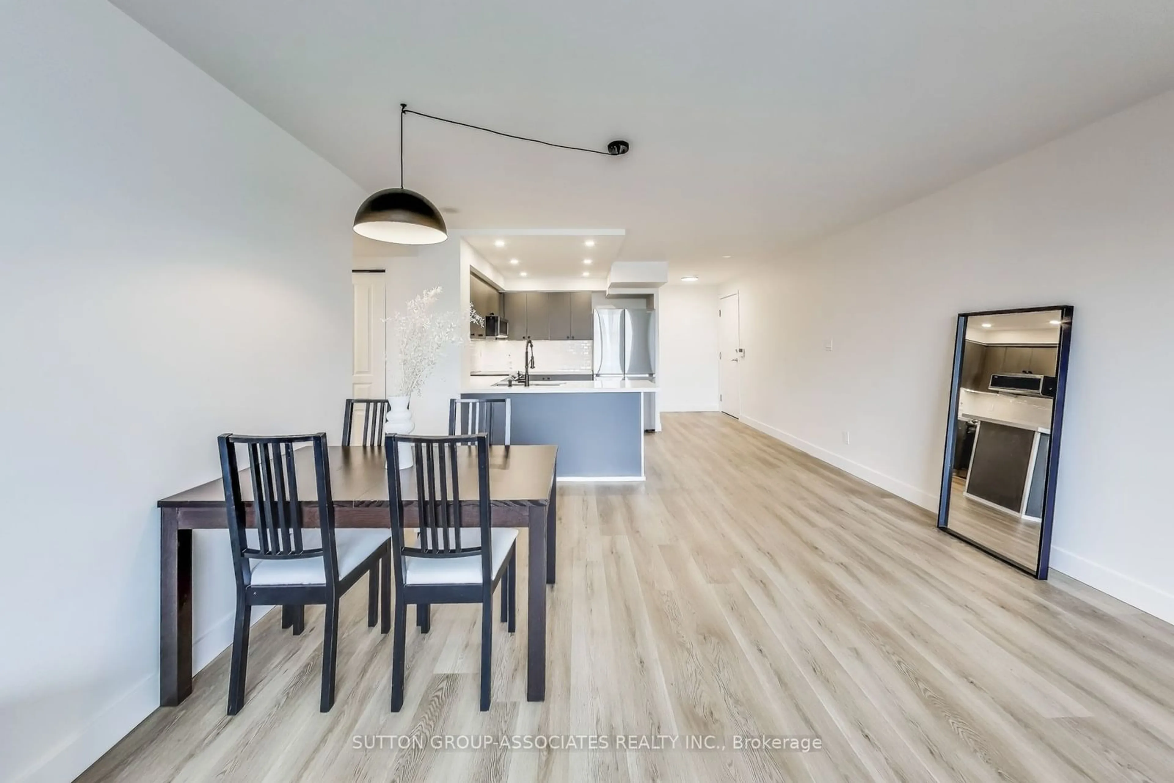 Other indoor space, wood floors for 323 Richmond St #818, Toronto Ontario M5A 4R3